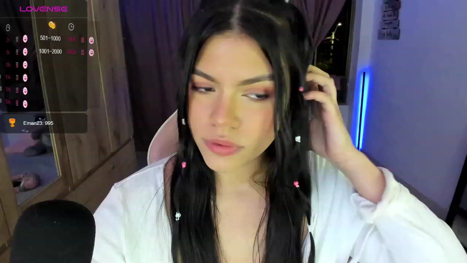 Gallery image thumbnail from Alondra_sweet's myfreecams stream on, 09/25/2023, 07:46 image 4 of 20