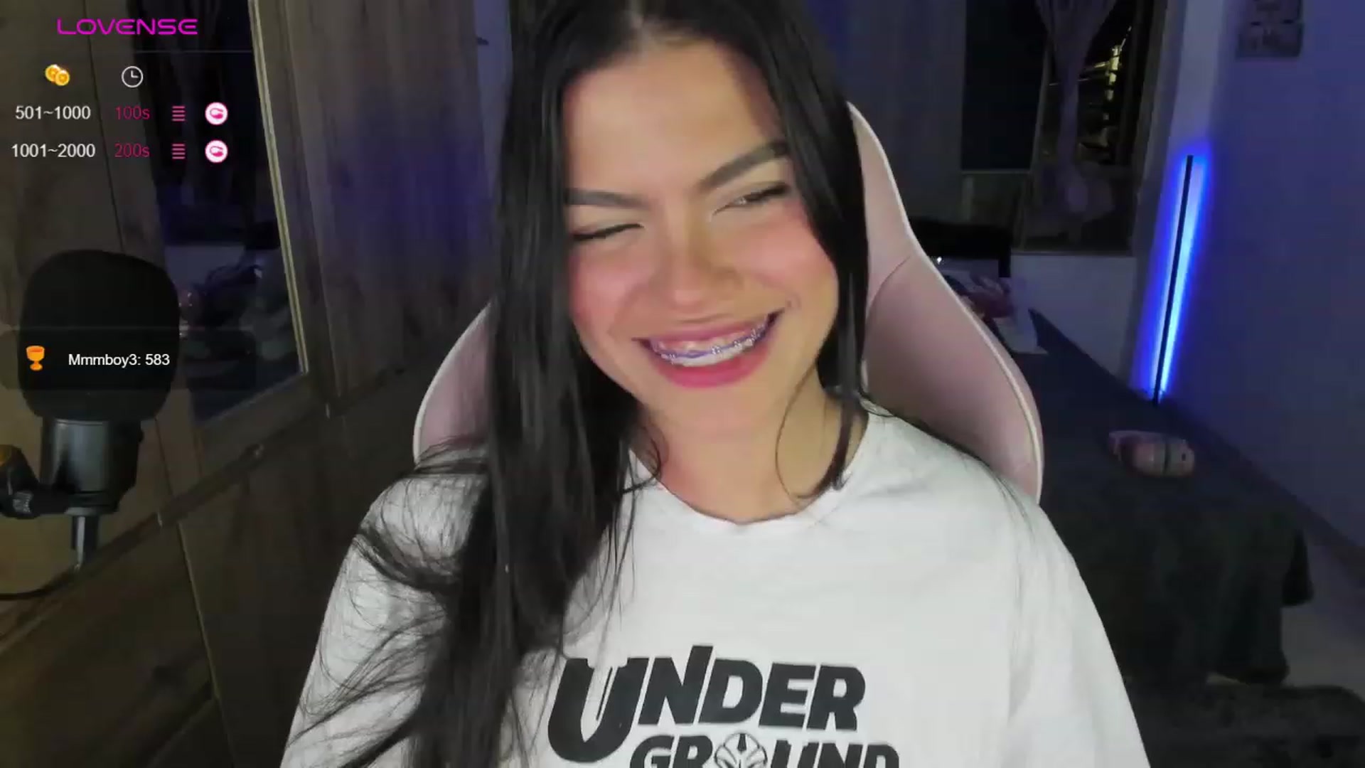Gallery image thumbnail from Alondra_sweet's myfreecams stream on, 01/10/2024, 08:10 image 12 of 20