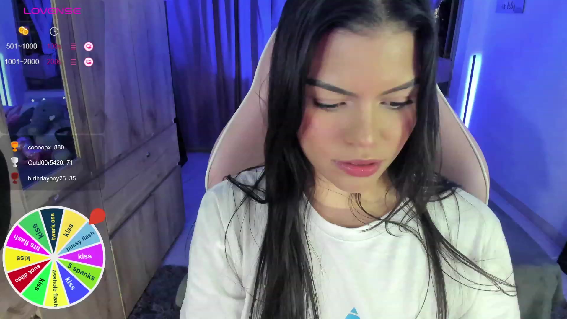 Gallery image thumbnail from Alondra_sweet's myfreecams stream on, 01/17/2024, 09:01 image 4 of 20