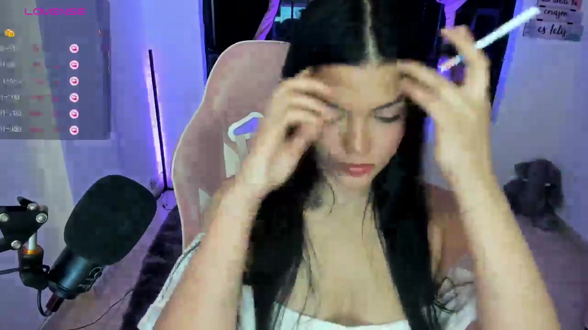 Gallery image thumbnail from Alondra_sweet's myfreecams stream on, 04/04/2024, 06:27 image 16 of 20