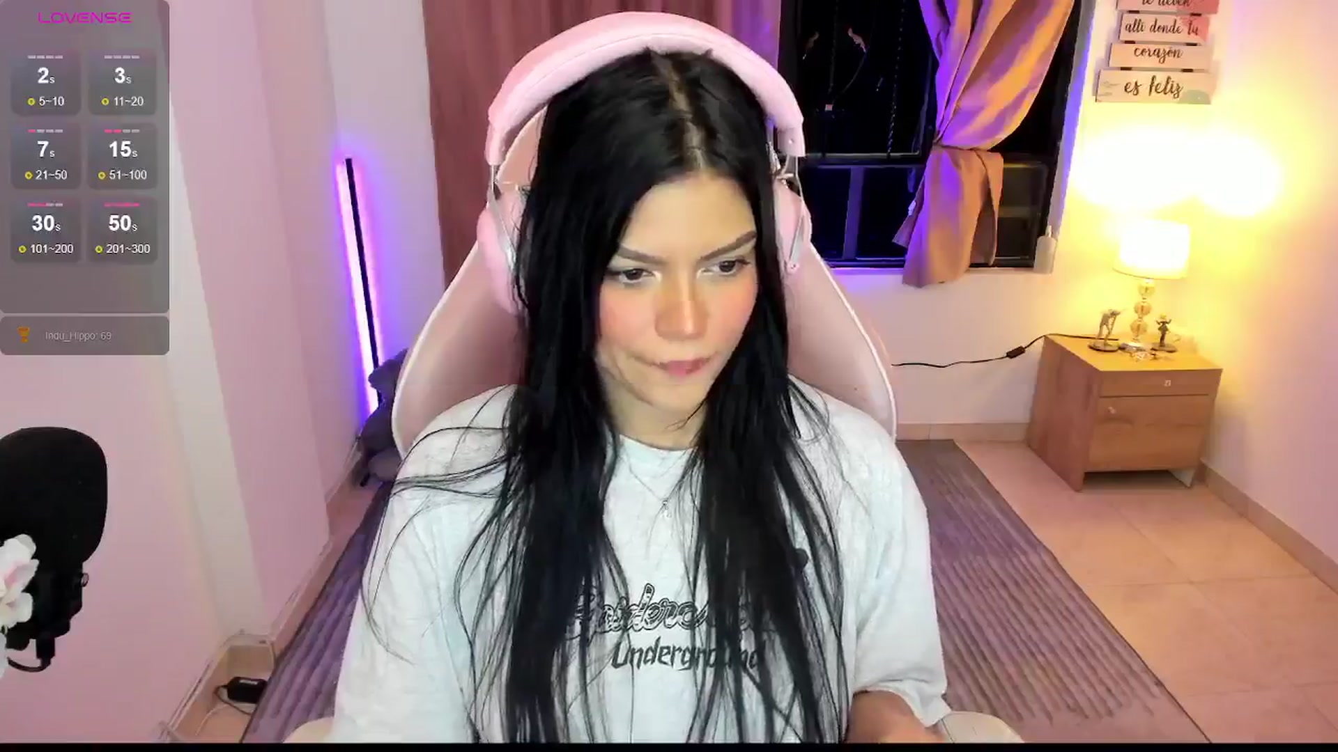 Gallery image thumbnail from Alondra_sweet's myfreecams stream on, 06/25/2024, 05:27 image 2 of 20