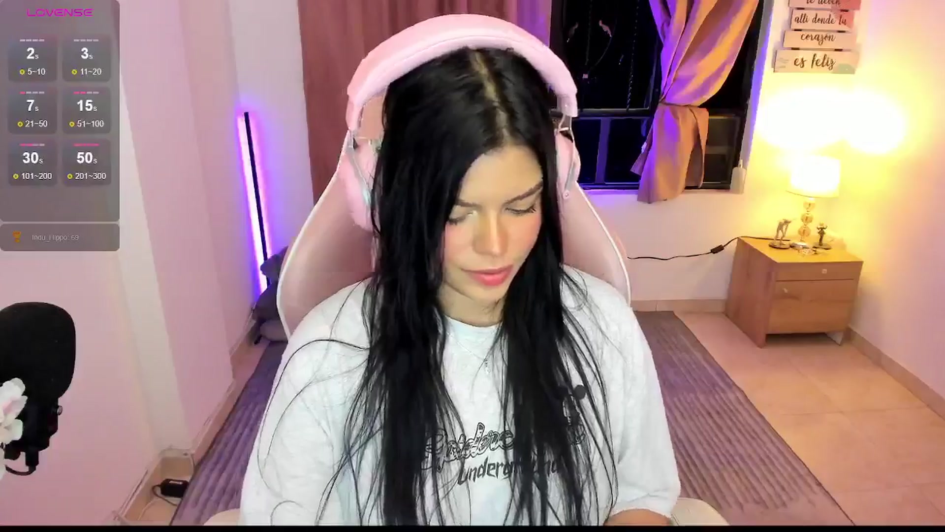 Gallery image thumbnail from Alondra_sweet's myfreecams stream on, 06/25/2024, 05:27 image 3 of 20
