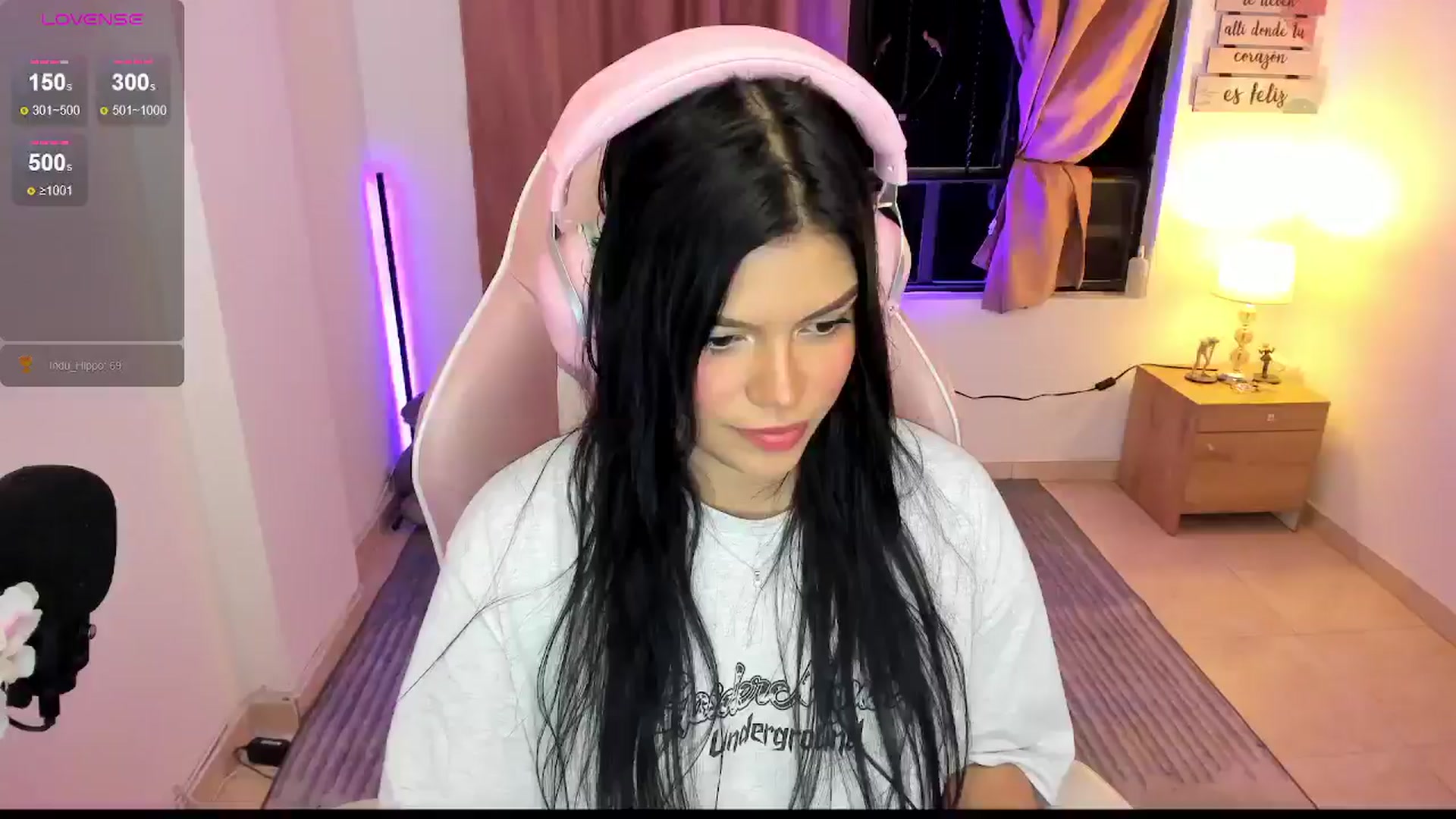 Gallery image thumbnail from Alondra_sweet's myfreecams stream on, 06/25/2024, 05:27 image 1 of 20