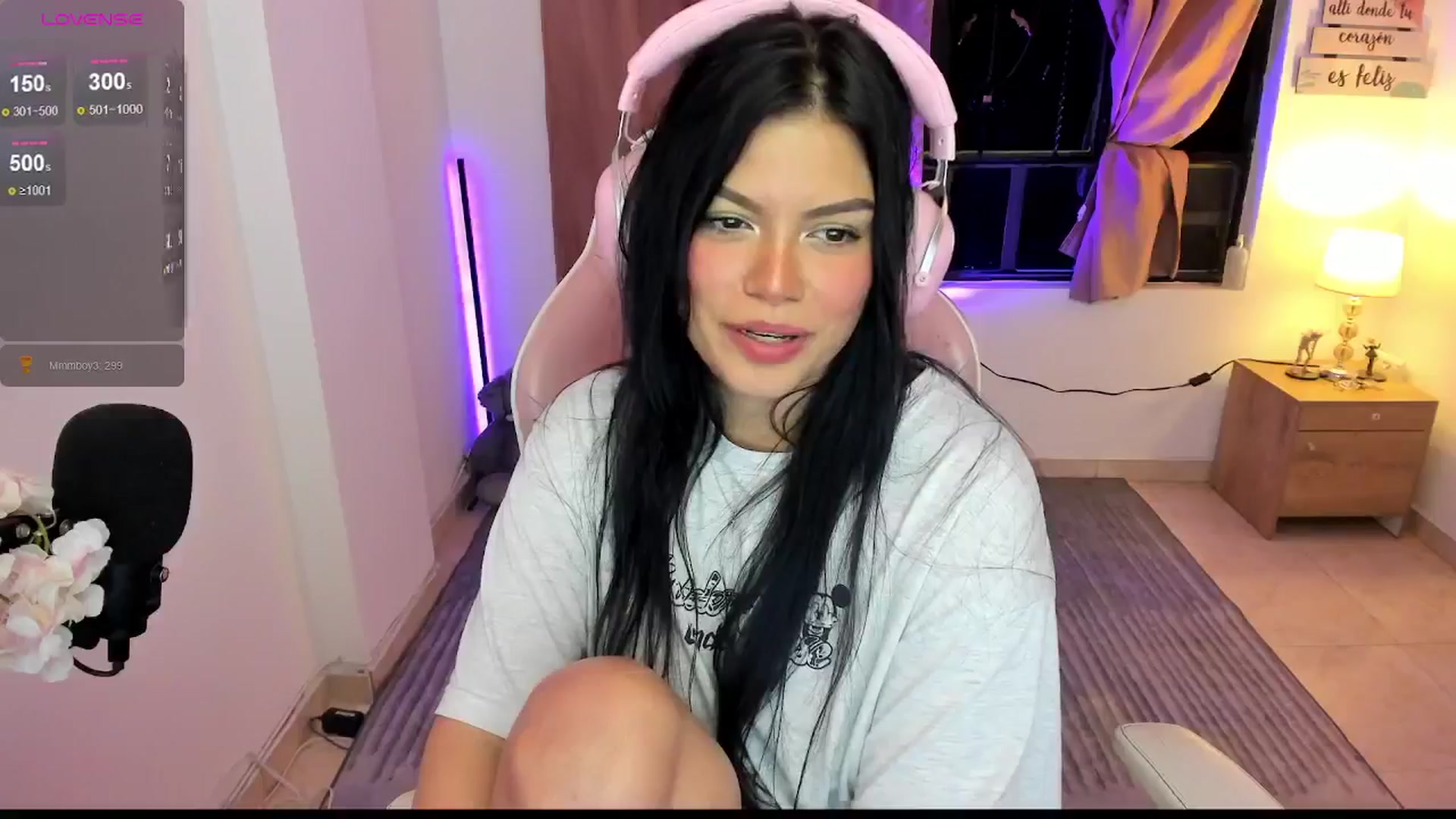 Gallery image thumbnail from Alondra_sweet's myfreecams stream on, 06/25/2024, 05:27 image 19 of 20