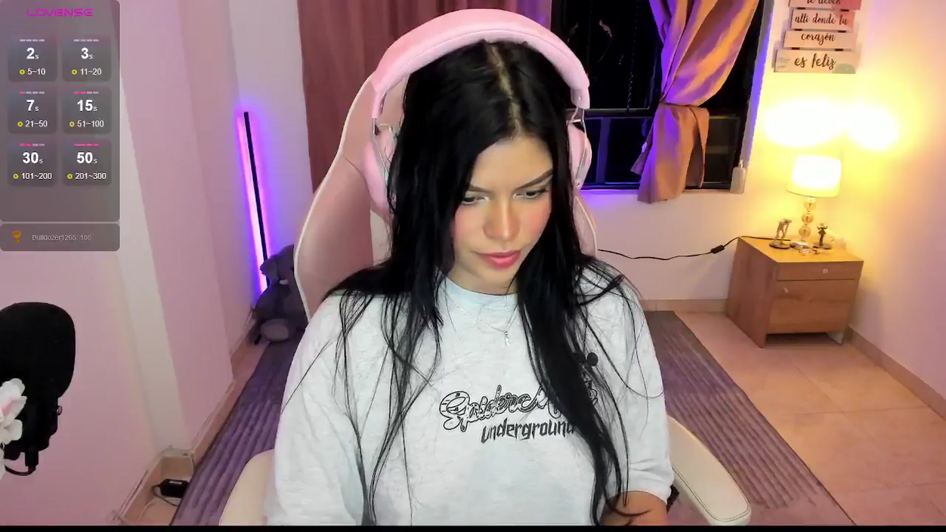 Gallery image thumbnail from Alondra_sweet's myfreecams stream on, 06/25/2024, 05:27 image 8 of 20
