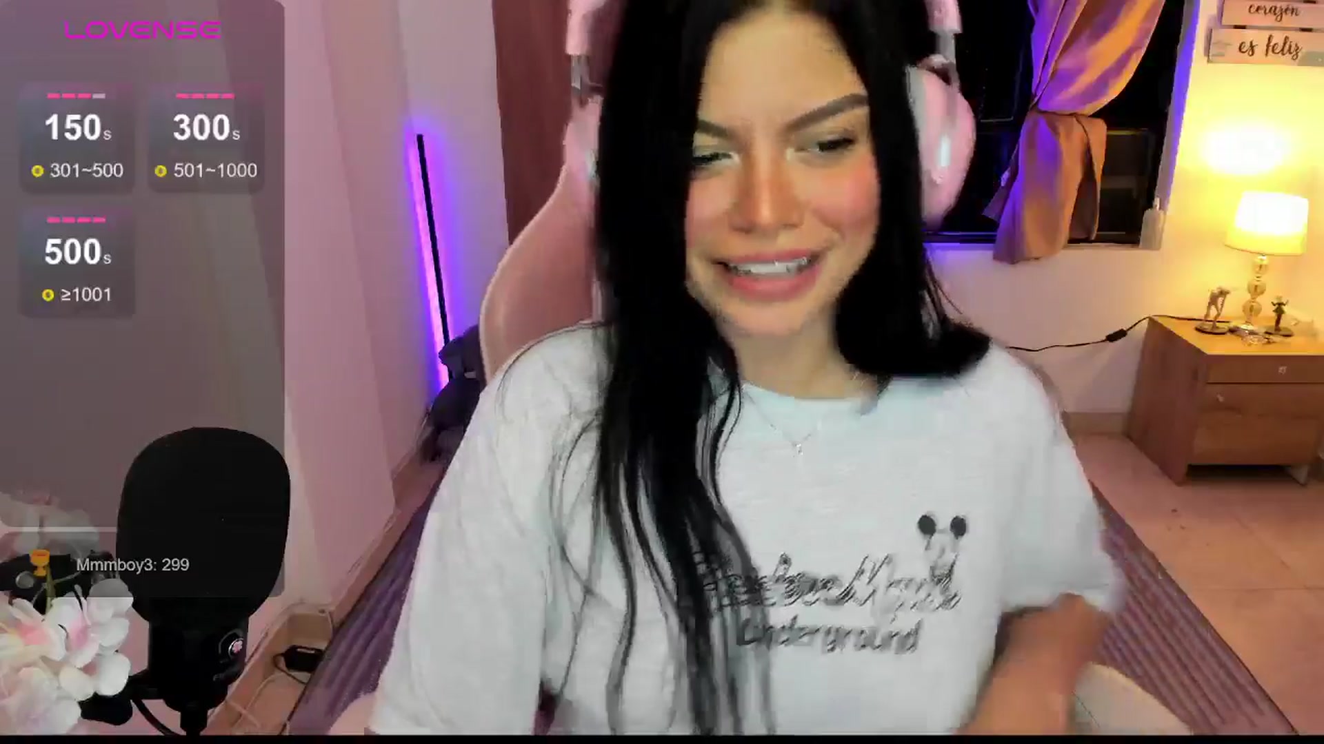 Gallery image thumbnail from Alondra_sweet's myfreecams stream on, 06/25/2024, 06:29 image 17 of 20