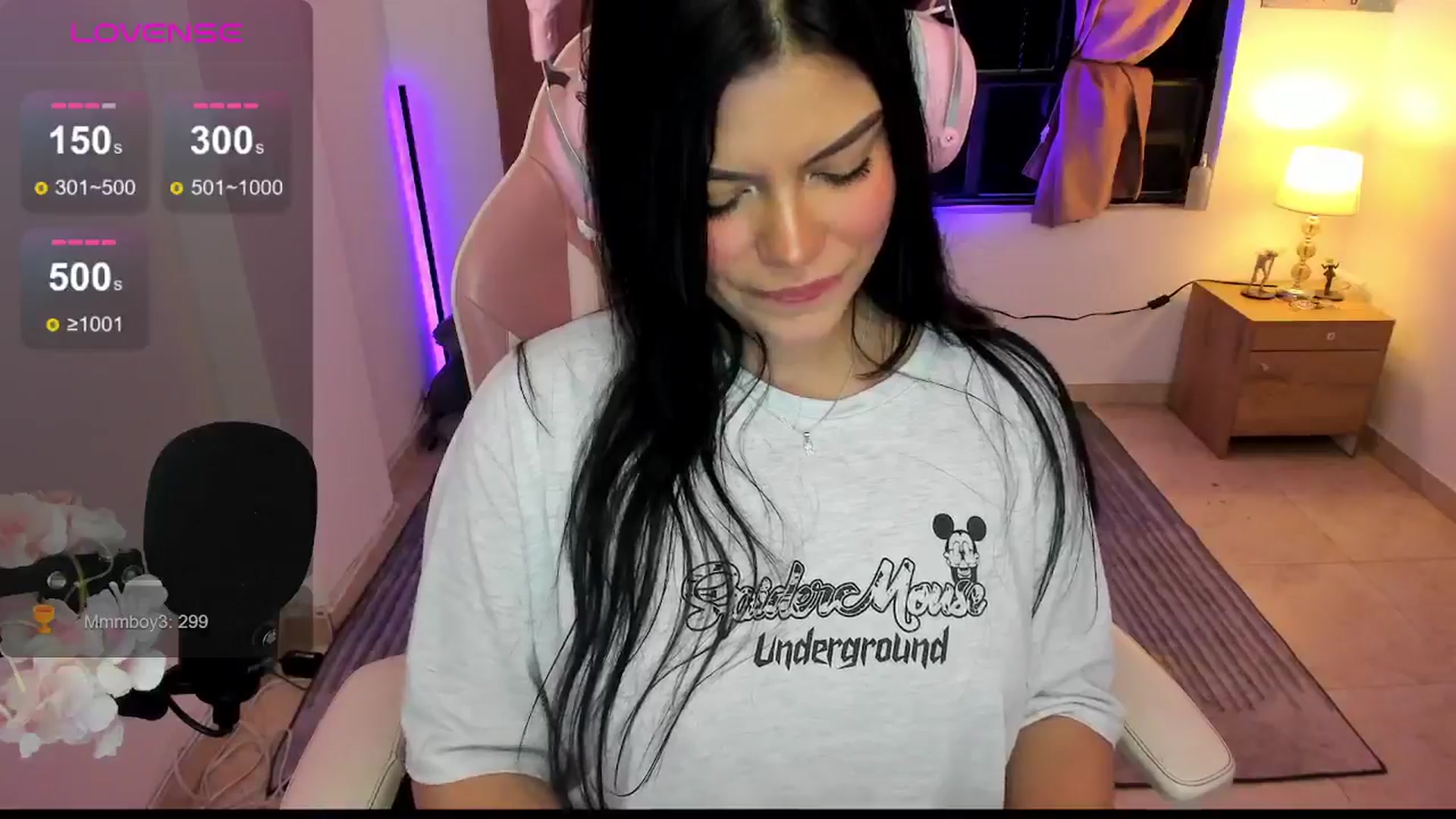Gallery image thumbnail from Alondra_sweet's myfreecams stream on, 06/25/2024, 06:29 image 8 of 20
