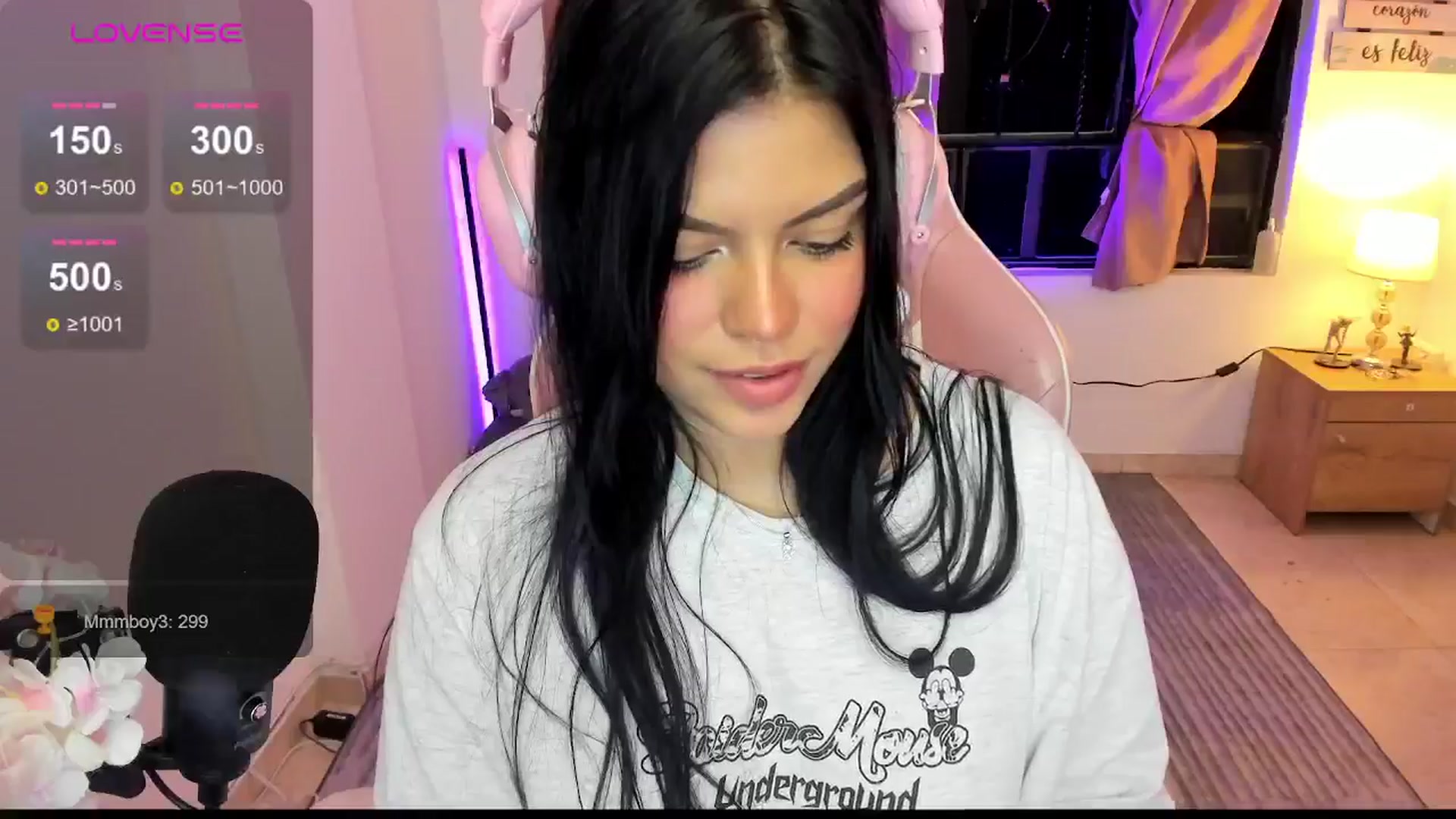 Gallery image thumbnail from Alondra_sweet's myfreecams stream on, 06/25/2024, 06:29 image 15 of 20