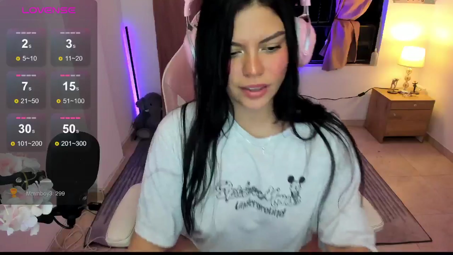 Gallery image thumbnail from Alondra_sweet's myfreecams stream on, 06/25/2024, 06:29 image 5 of 20