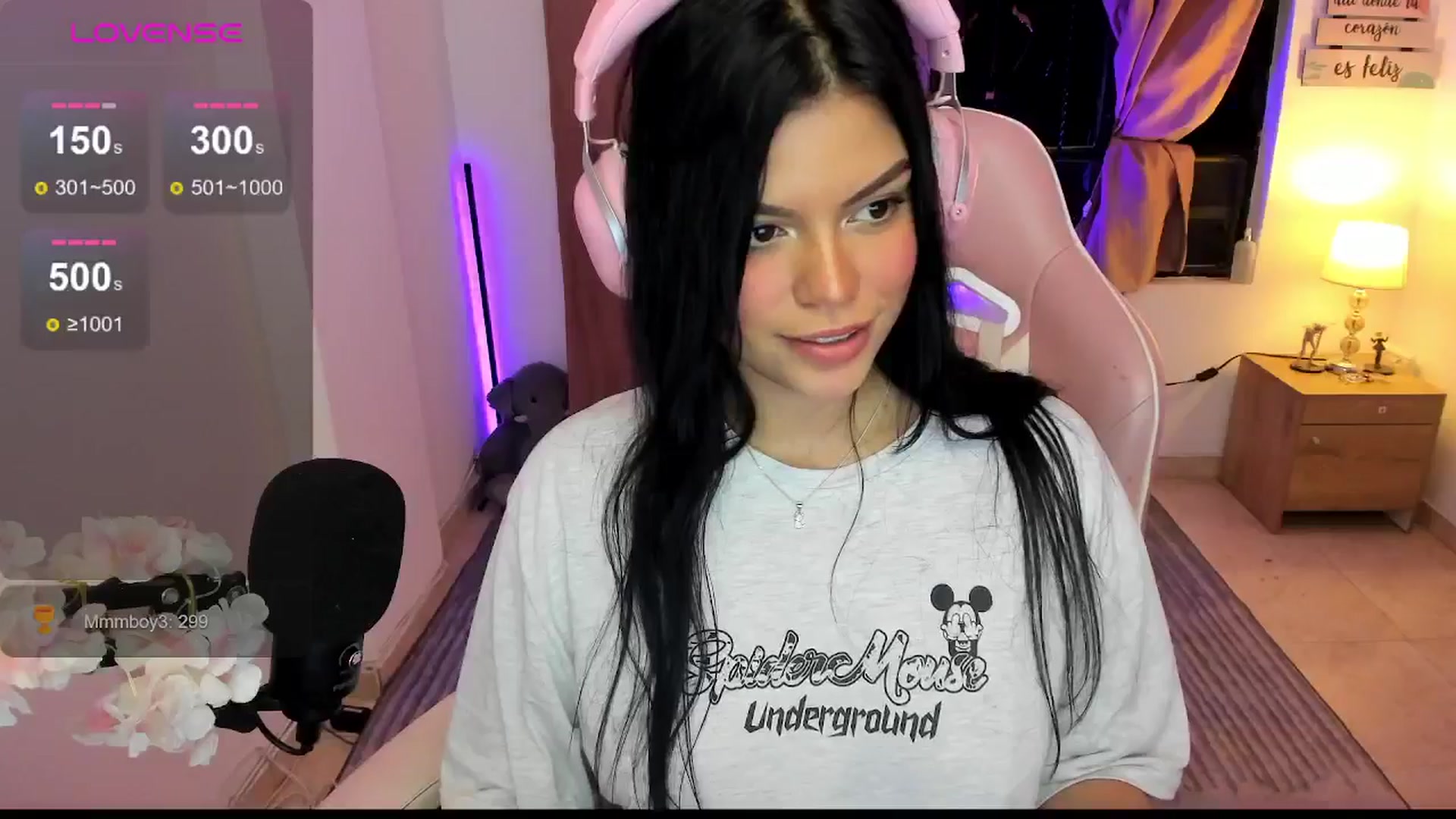 Gallery image thumbnail from Alondra_sweet's myfreecams stream on, 06/25/2024, 06:29 image 10 of 20