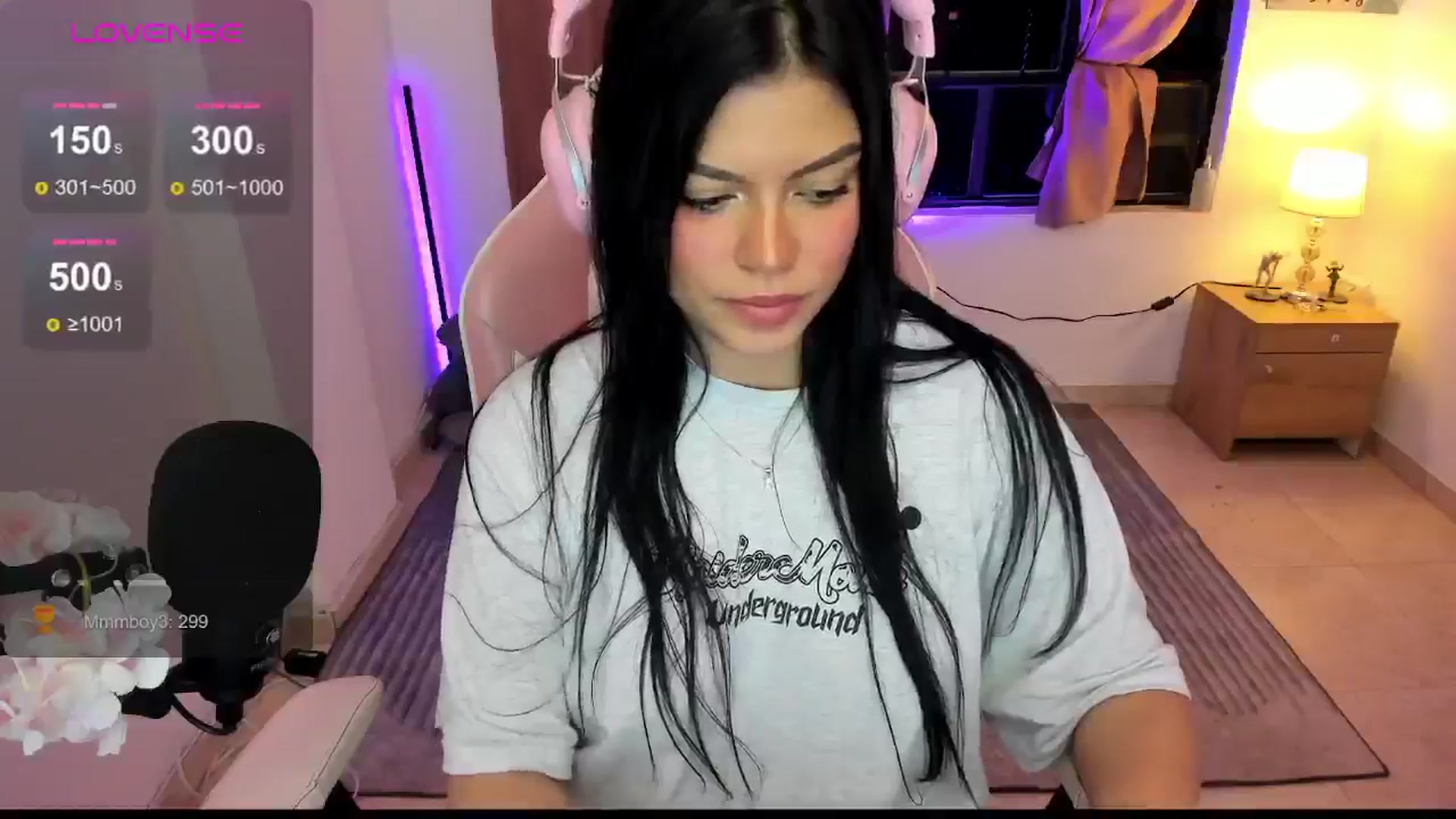 Gallery image thumbnail from Alondra_sweet's myfreecams stream on, 06/25/2024, 06:29 image 4 of 20