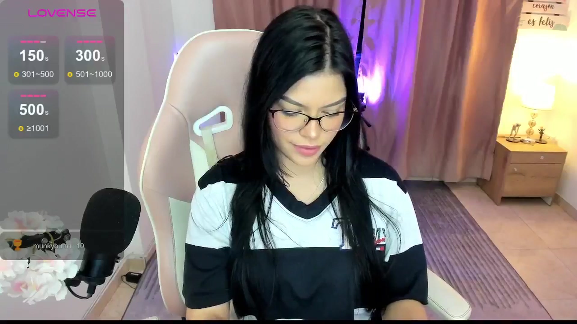 Gallery image thumbnail from Alondra_sweet's myfreecams stream on, 06/28/2024, 05:49 image 2 of 20