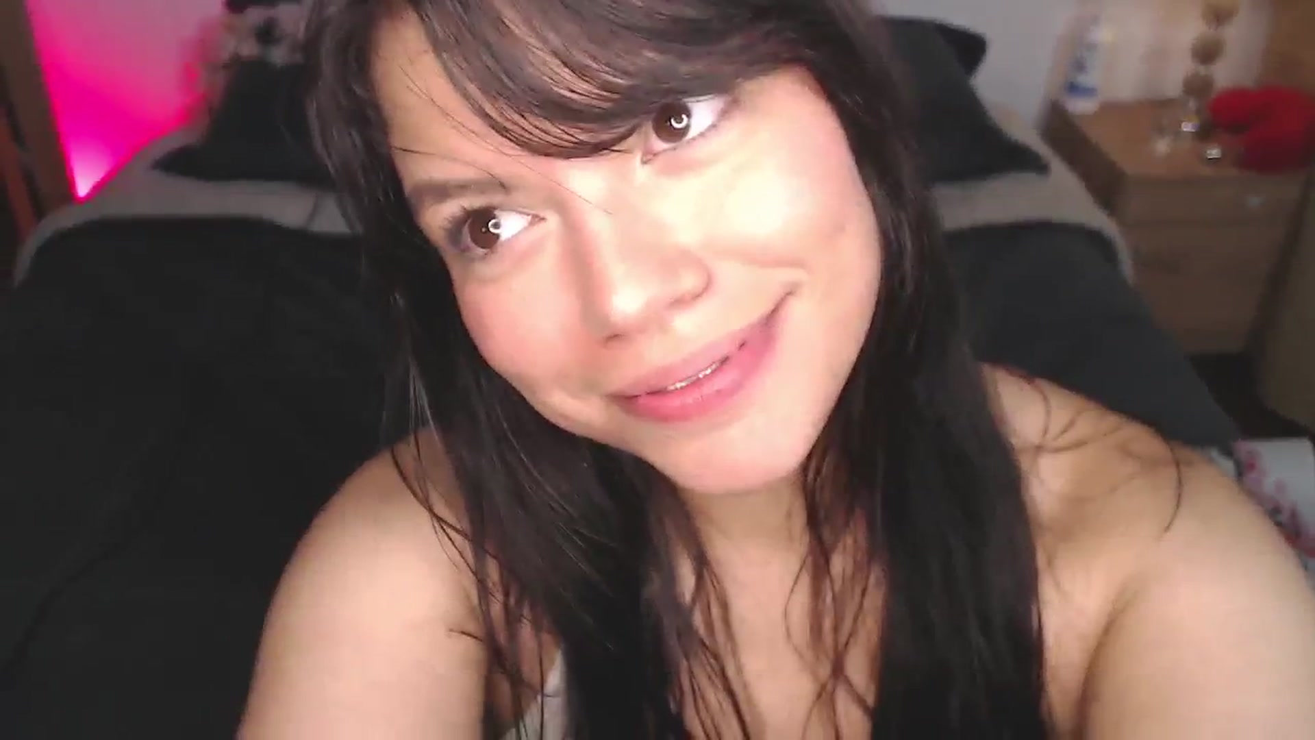 Gallery image thumbnail from Alondra_sweet's myfreecams stream on, 07/16/2025, 09:30 image 16 of 20
