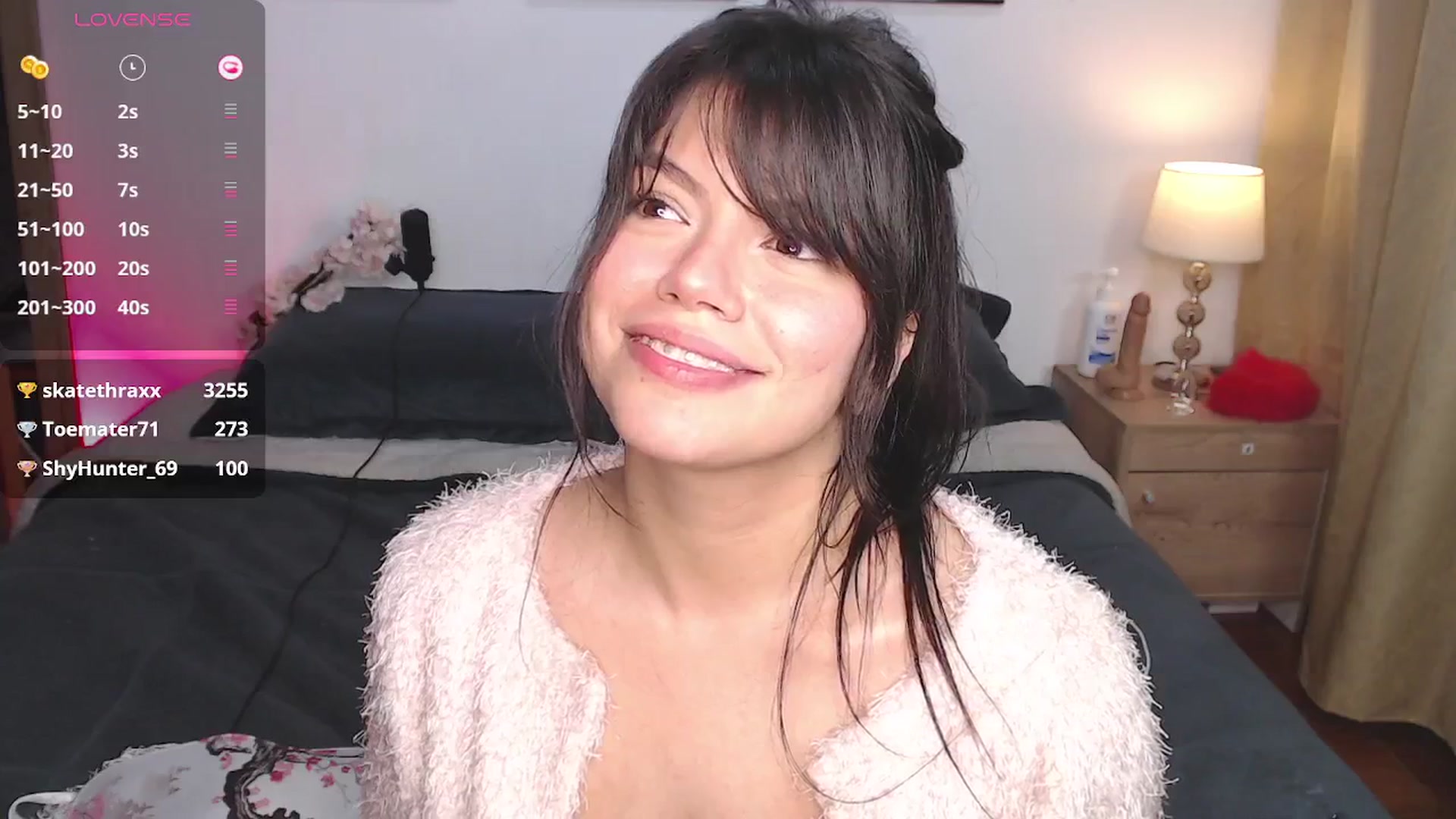 Gallery image thumbnail from Alondra_sweet's myfreecams stream on, 07/17/2025, 10:00 image 12 of 20