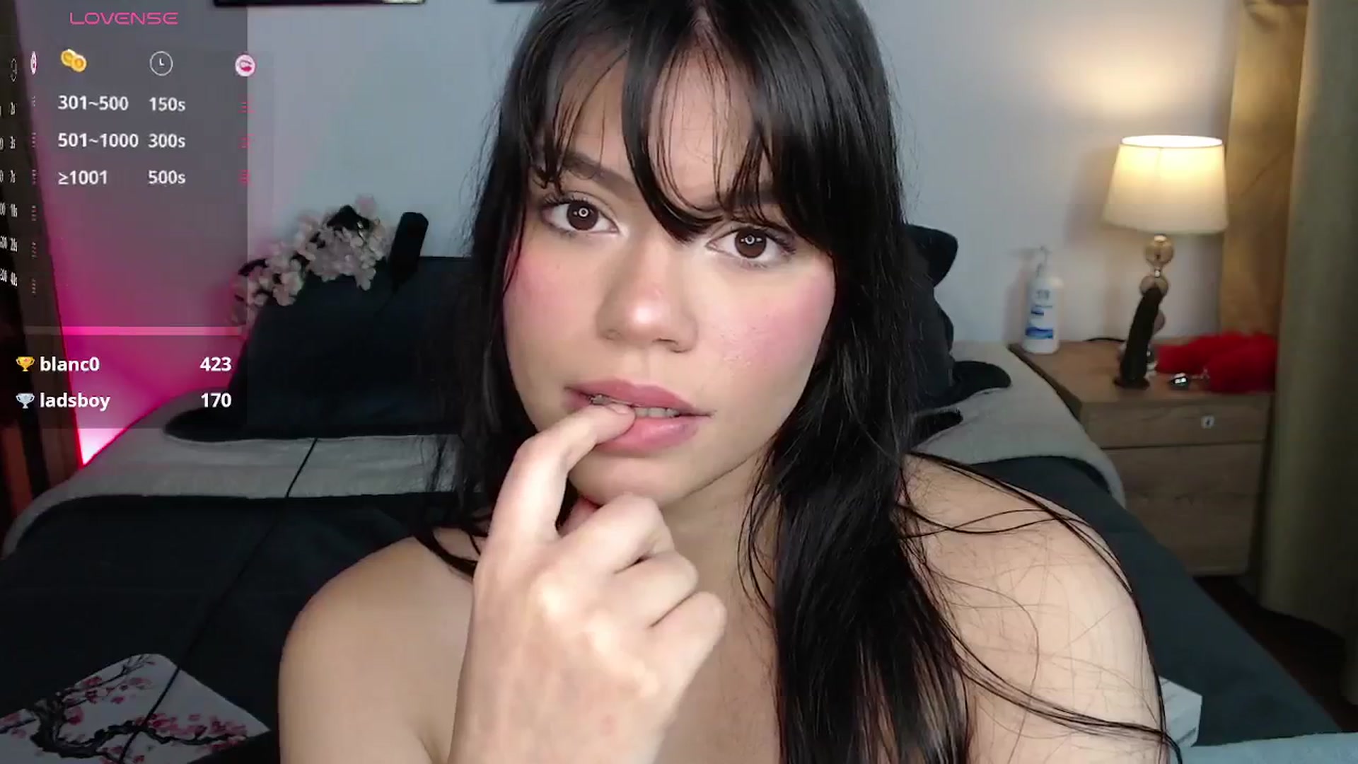Gallery image thumbnail from Alondra_sweet's myfreecams stream on, 07/22/2025, 08:42 image 9 of 20