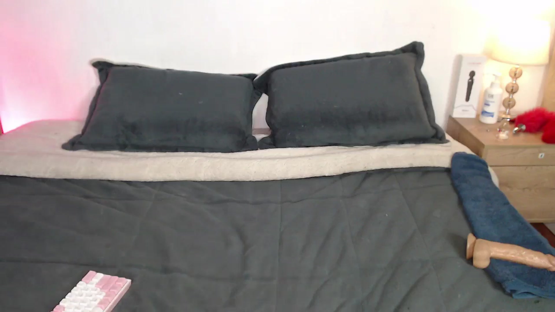 Gallery image thumbnail from Alondra_sweet's myfreecams stream on, 07/31/2025, 09:45 image 18 of 20