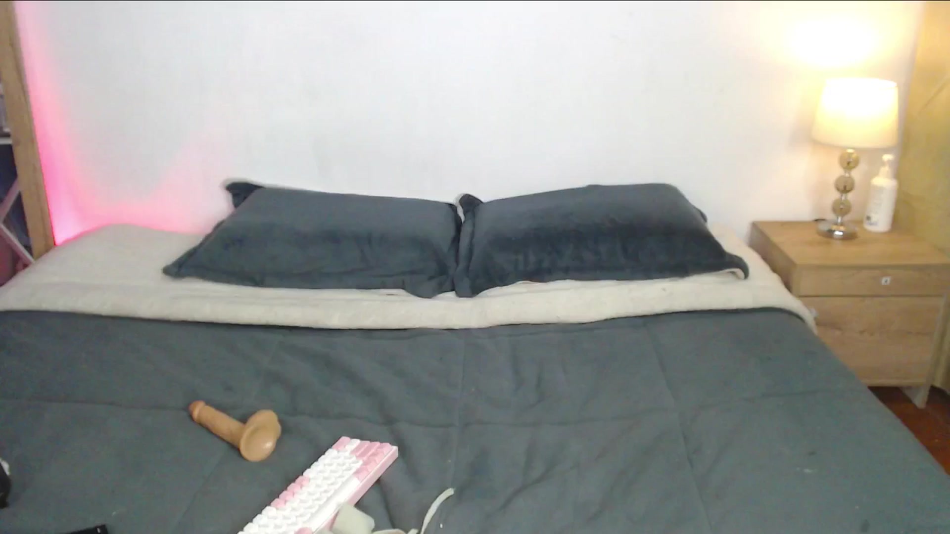 Gallery image thumbnail from Alondra_sweet's myfreecams stream on, 08/13/2025, 09:26 image 16 of 20
