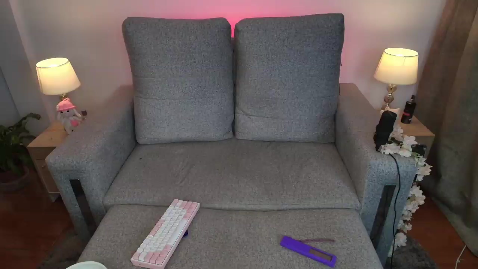 Gallery image thumbnail from Alondra_sweet's myfreecams stream on, 05/08/2026, 09:55 image 4 of 20