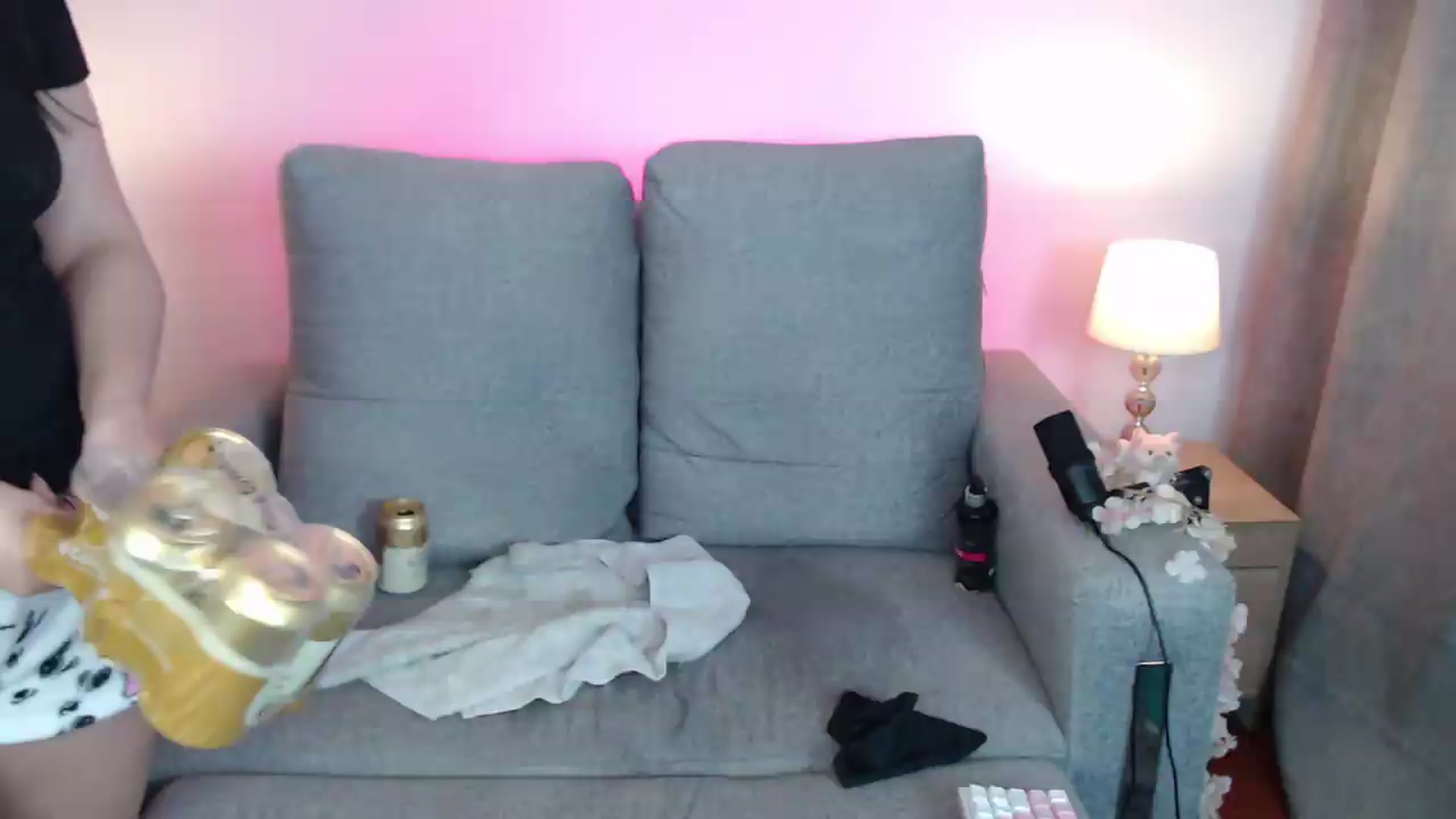Gallery image thumbnail from Alondra_sweet's myfreecams stream on, 05/09/2026, 08:37 image 10 of 20