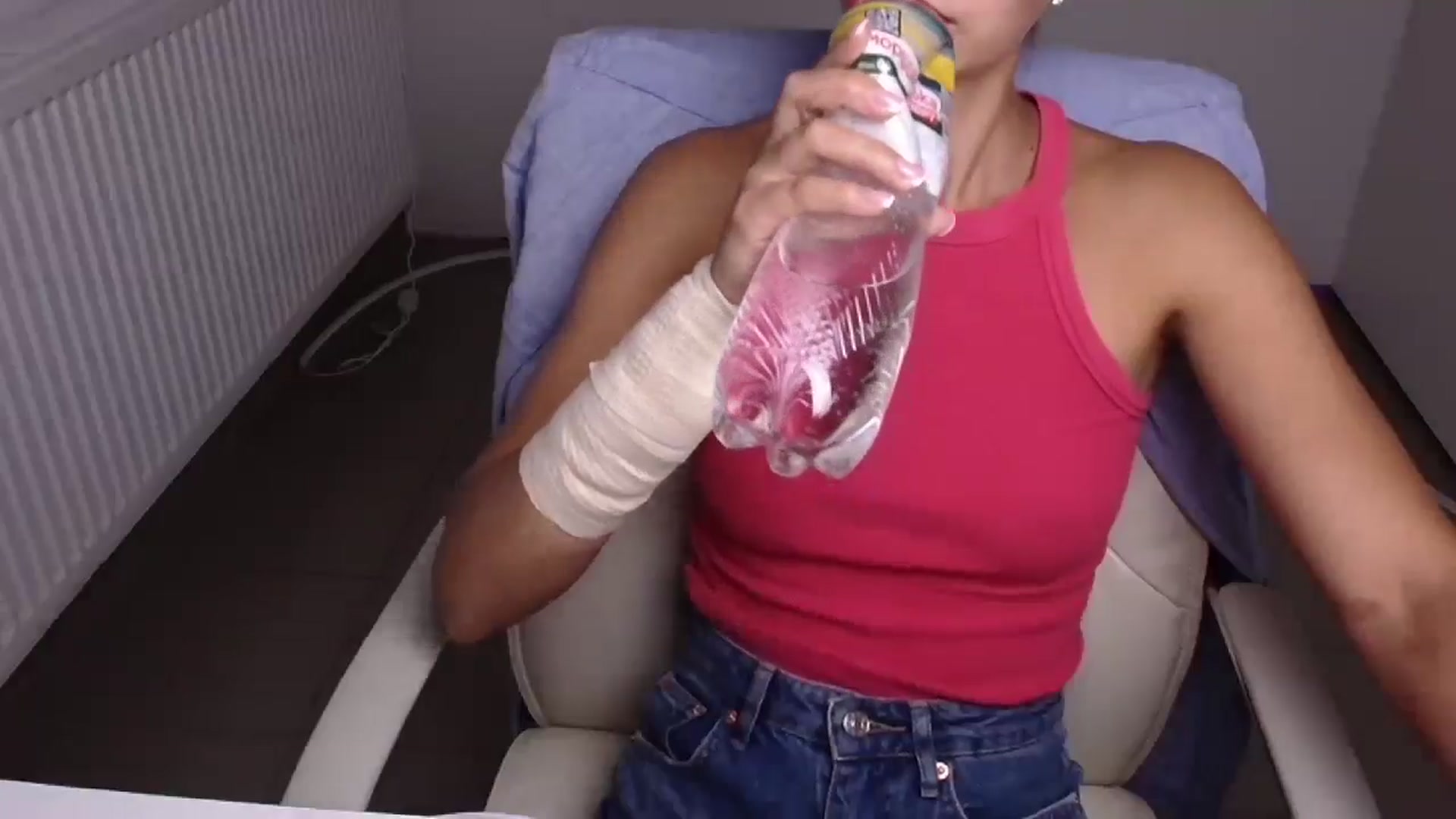 Gallery image thumbnail from Alpha_Love's myfreecams stream on, 07/29/2024, 17:02 image 15 of 20