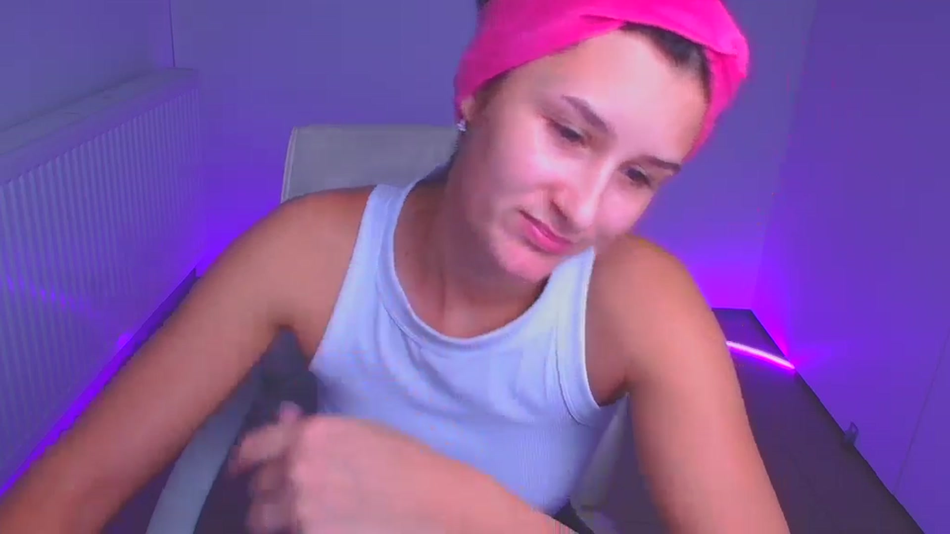 Gallery image thumbnail from Alpha_Love's myfreecams stream on, 12/26/2024, 11:40 image 11 of 20