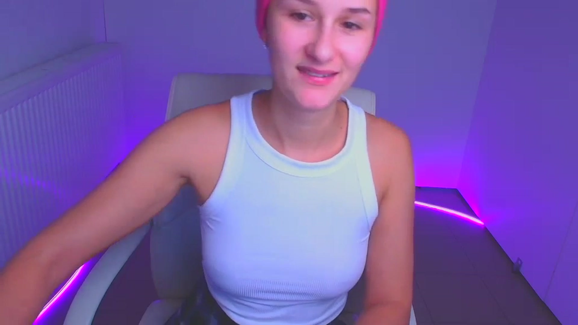 Gallery image thumbnail from Alpha_Love's myfreecams stream on, 12/26/2024, 11:40 image 4 of 20