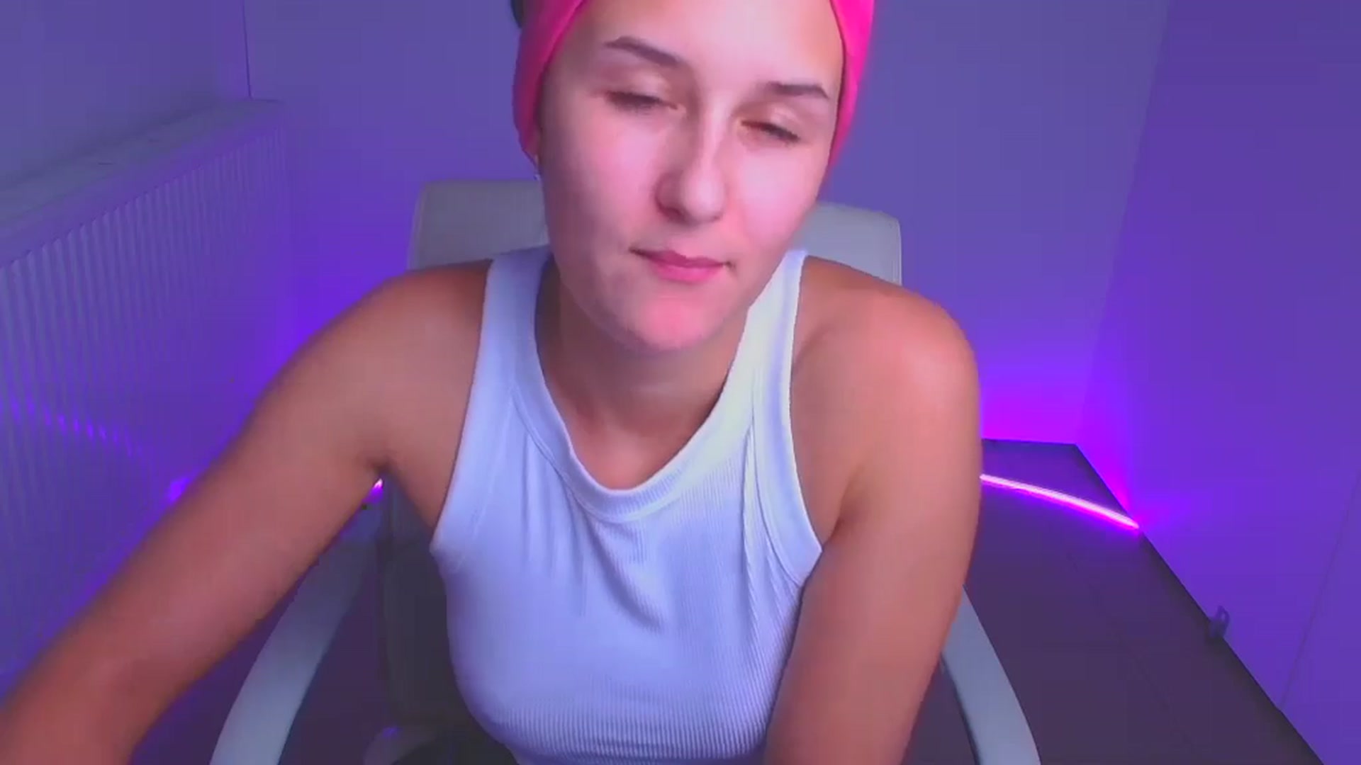 Gallery image thumbnail from Alpha_Love's myfreecams stream on, 12/26/2024, 11:40 image 14 of 20