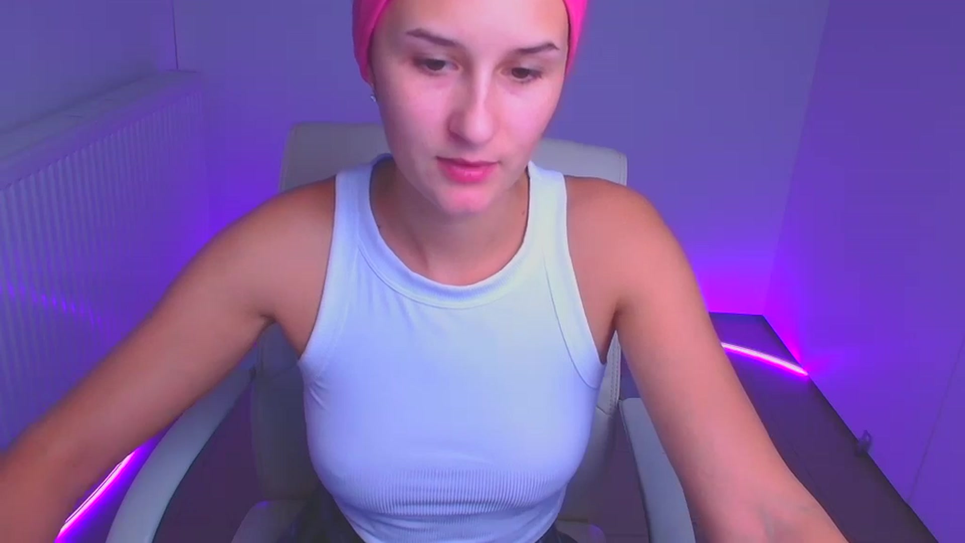 Gallery image thumbnail from Alpha_Love's myfreecams stream on, 12/26/2024, 11:40 image 3 of 20