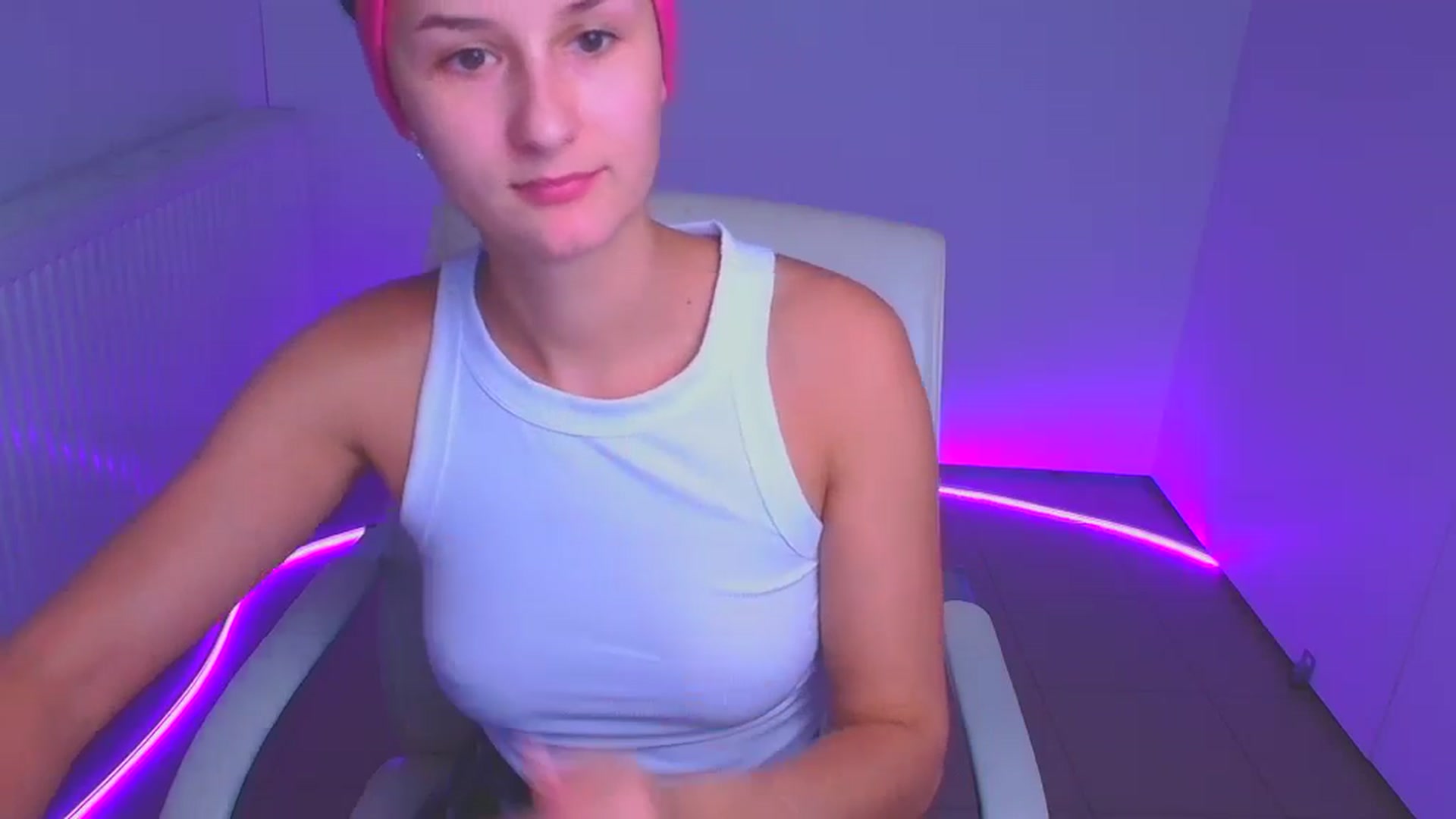 Gallery image thumbnail from Alpha_Love's myfreecams stream on, 12/26/2024, 11:40 image 2 of 20