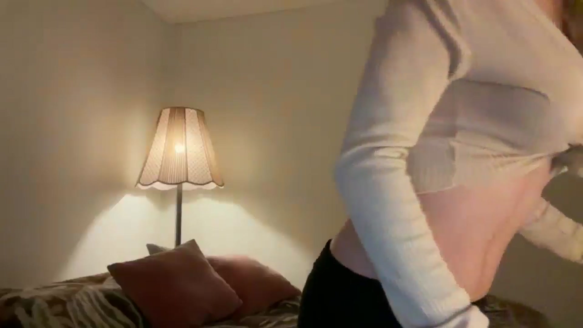 Gallery image thumbnail from Alright's myfreecams stream on, 12/22/2024, 17:29 image 4 of 20