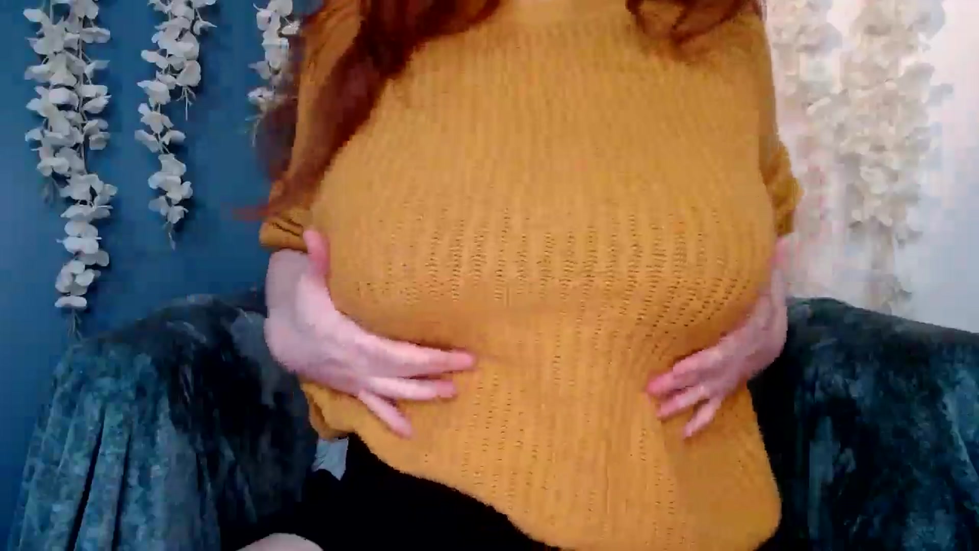 Gallery image thumbnail from AltRockBabe's myfreecams stream on, 11/29/2024, 04:45 image 14 of 20