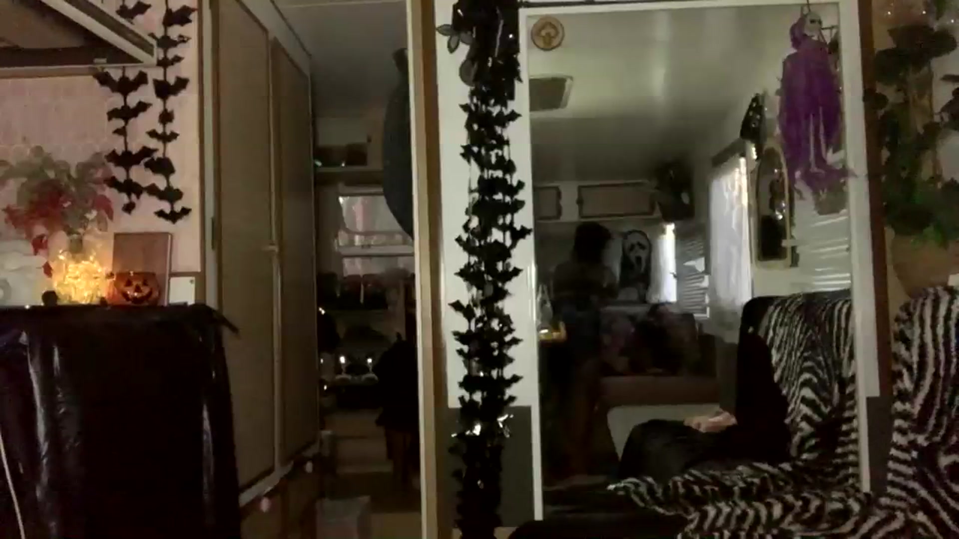 Gallery image thumbnail from Alt_Aussie's myfreecams stream on, 10/02/2023, 08:42 image 17 of 20