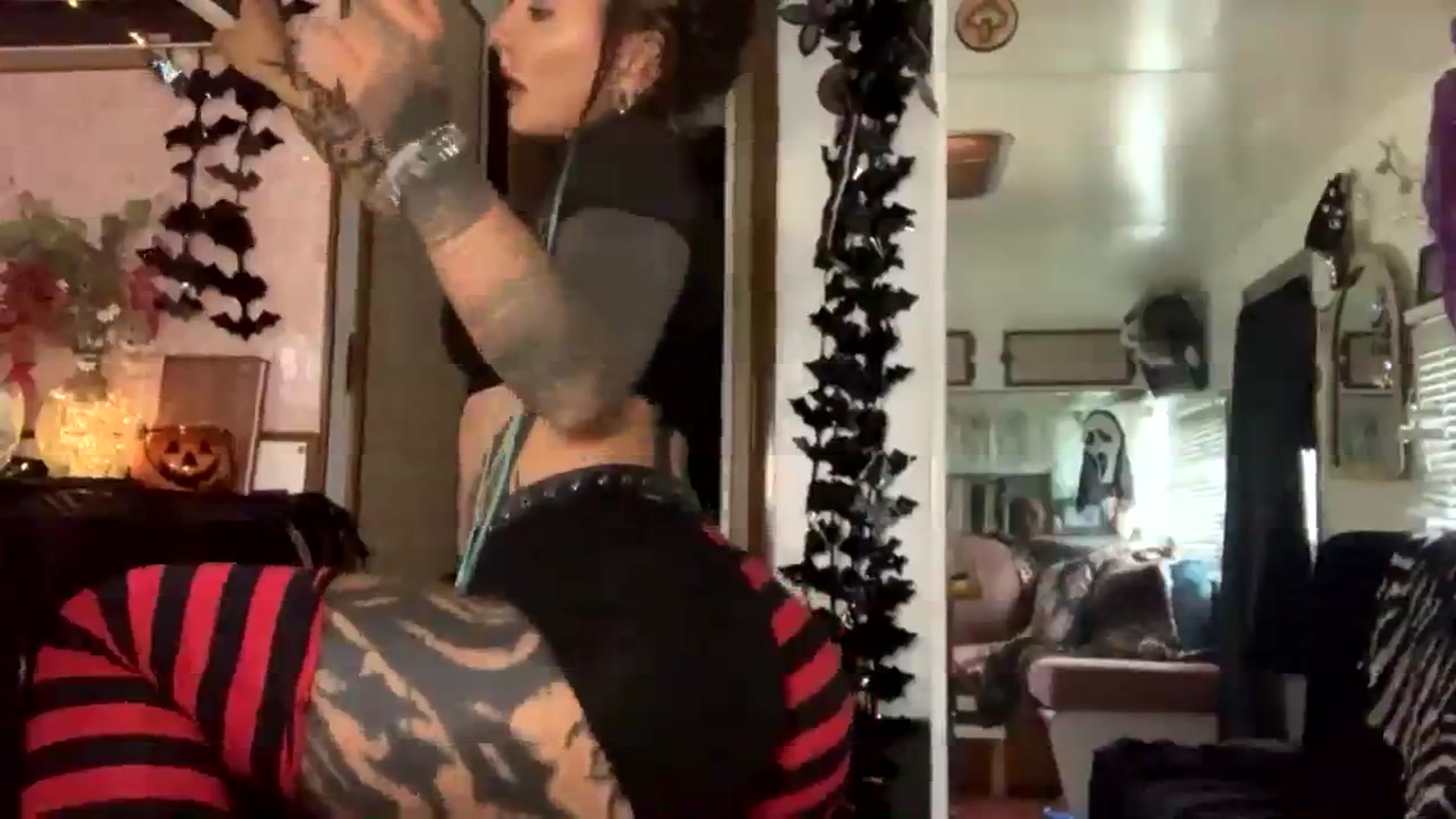 Gallery image thumbnail from Alt_Aussie's myfreecams stream on, 10/03/2023, 07:14 image 13 of 20