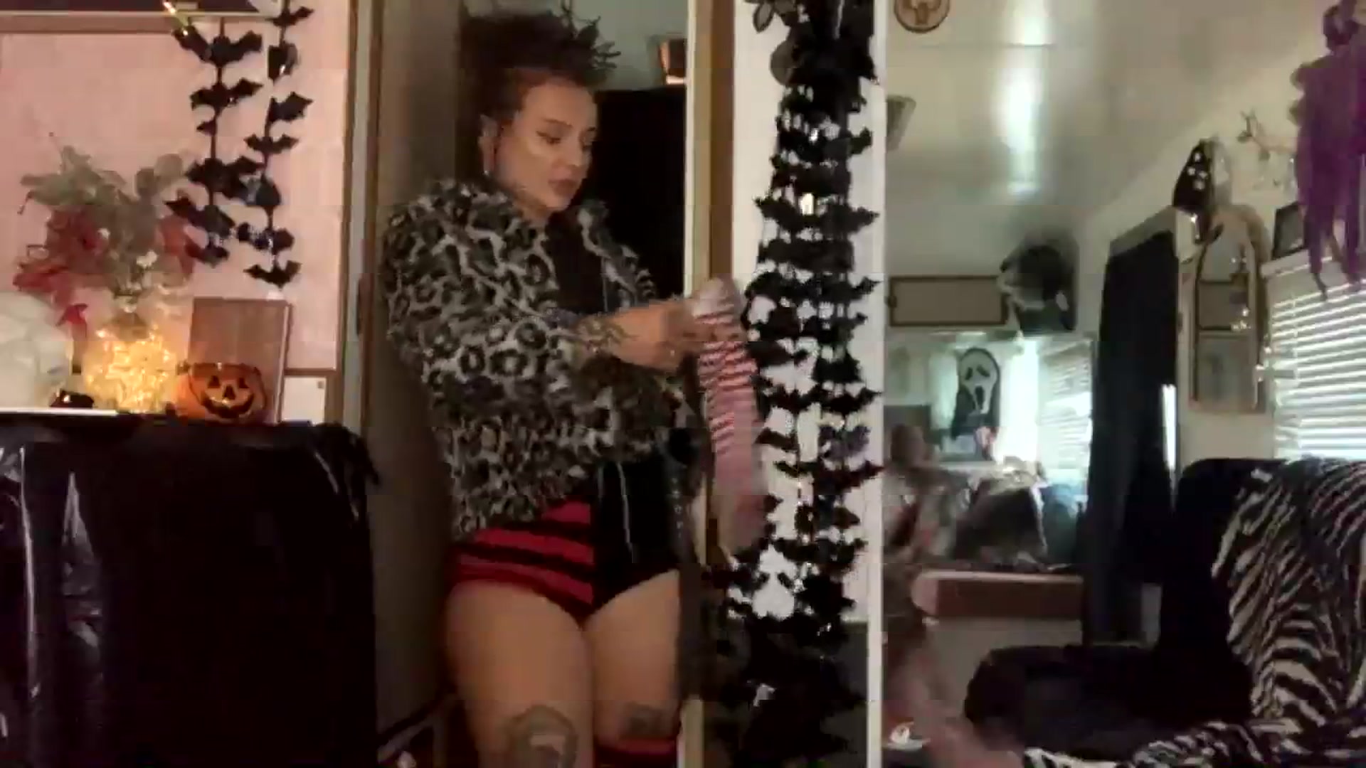 Gallery image thumbnail from Alt_Aussie's myfreecams stream on, 10/03/2023, 07:14 image 6 of 20
