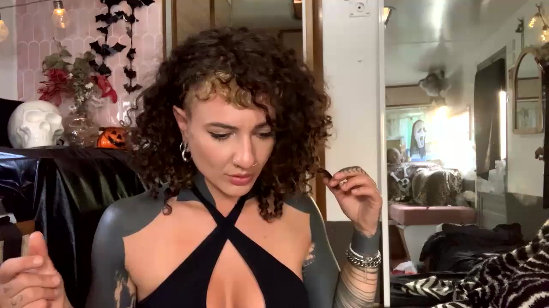 Gallery image thumbnail from Alt_Aussie's myfreecams stream on, 10/19/2023, 09:16 image 9 of 20