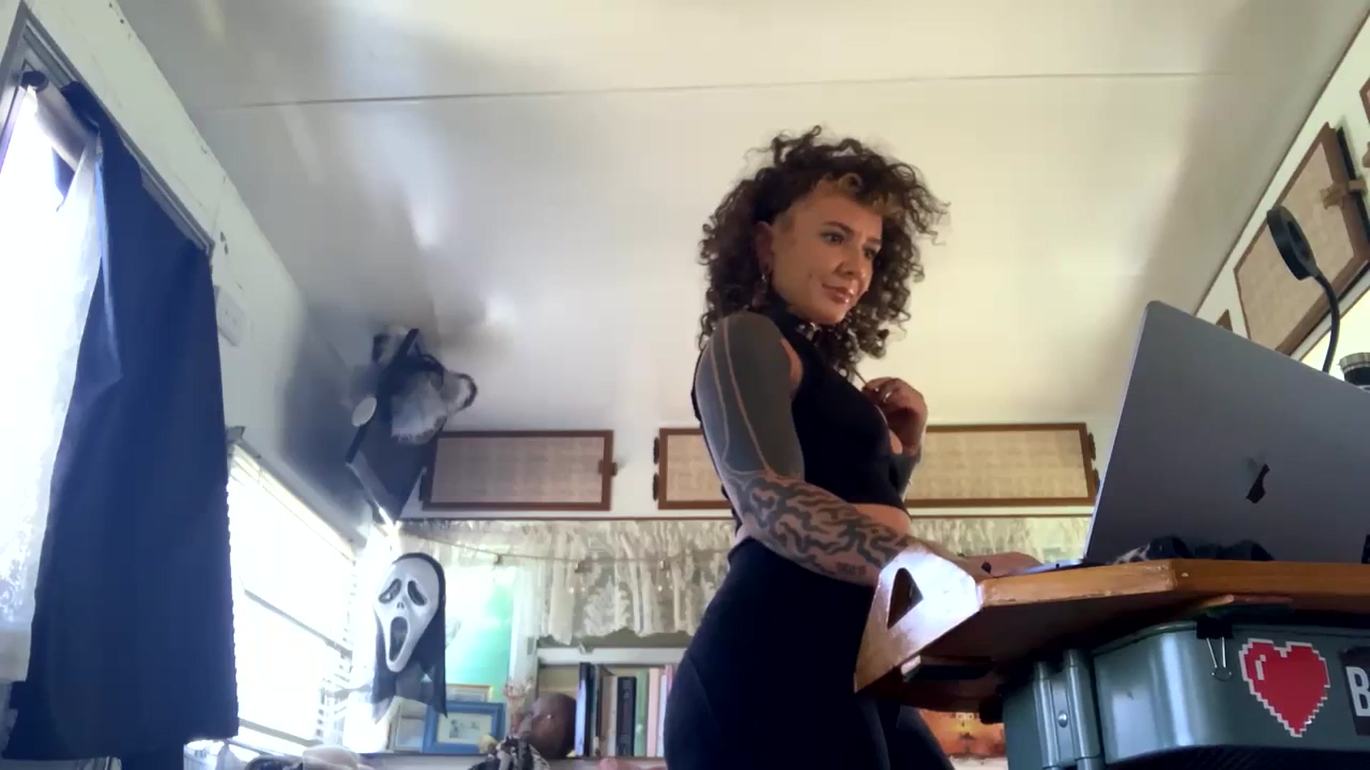 Gallery image thumbnail from Alt_Aussie's myfreecams stream on, 10/24/2023, 06:30 image 6 of 20