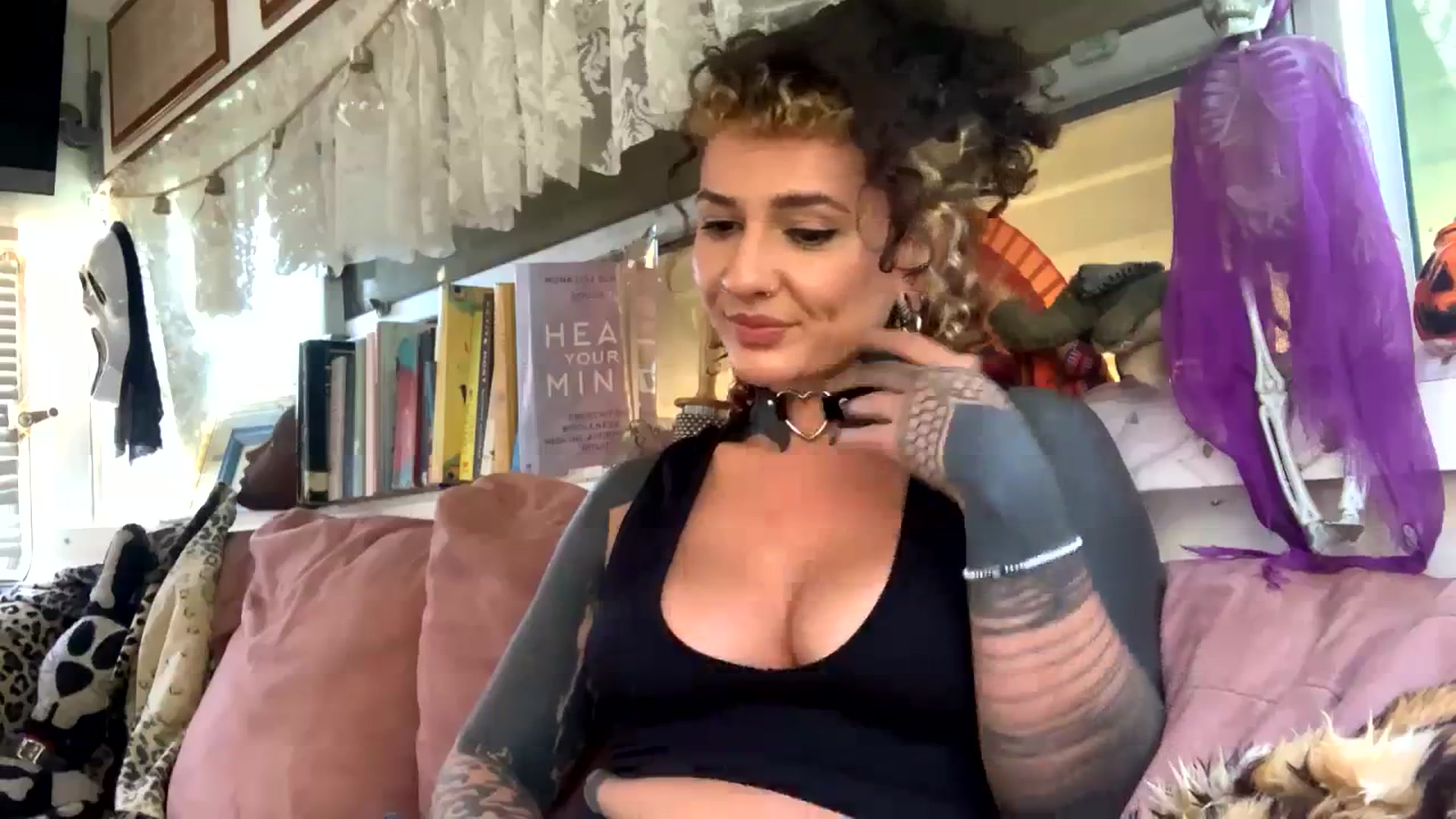 Gallery image thumbnail from Alt_Aussie's myfreecams stream on, 10/24/2023, 07:53 image 19 of 20