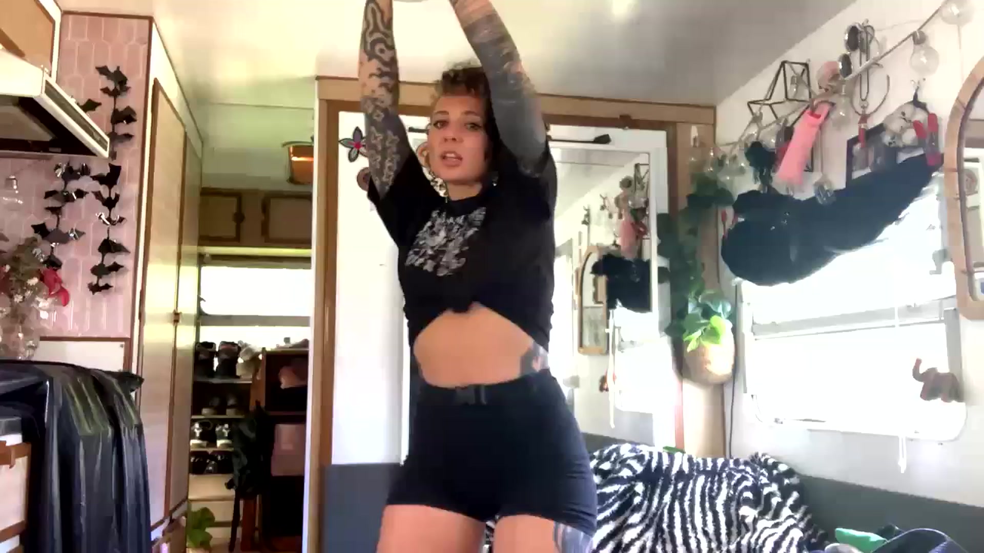 Gallery image thumbnail from Alt_Aussie's myfreecams stream on, 10/25/2023, 03:56 image 20 of 20