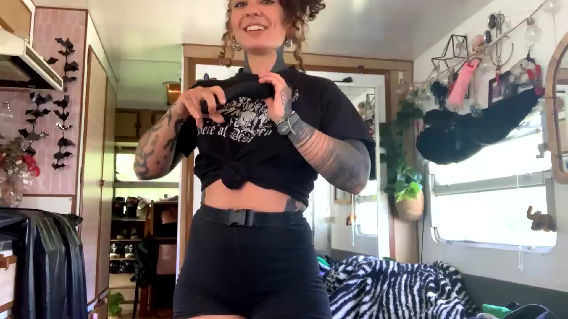 Gallery image thumbnail from Alt_Aussie's myfreecams stream on, 10/25/2023, 03:56 image 19 of 20