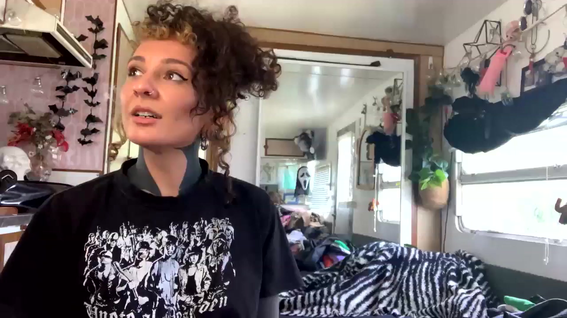 Gallery image thumbnail from Alt_Aussie's myfreecams stream on, 10/25/2023, 03:56 image 16 of 20