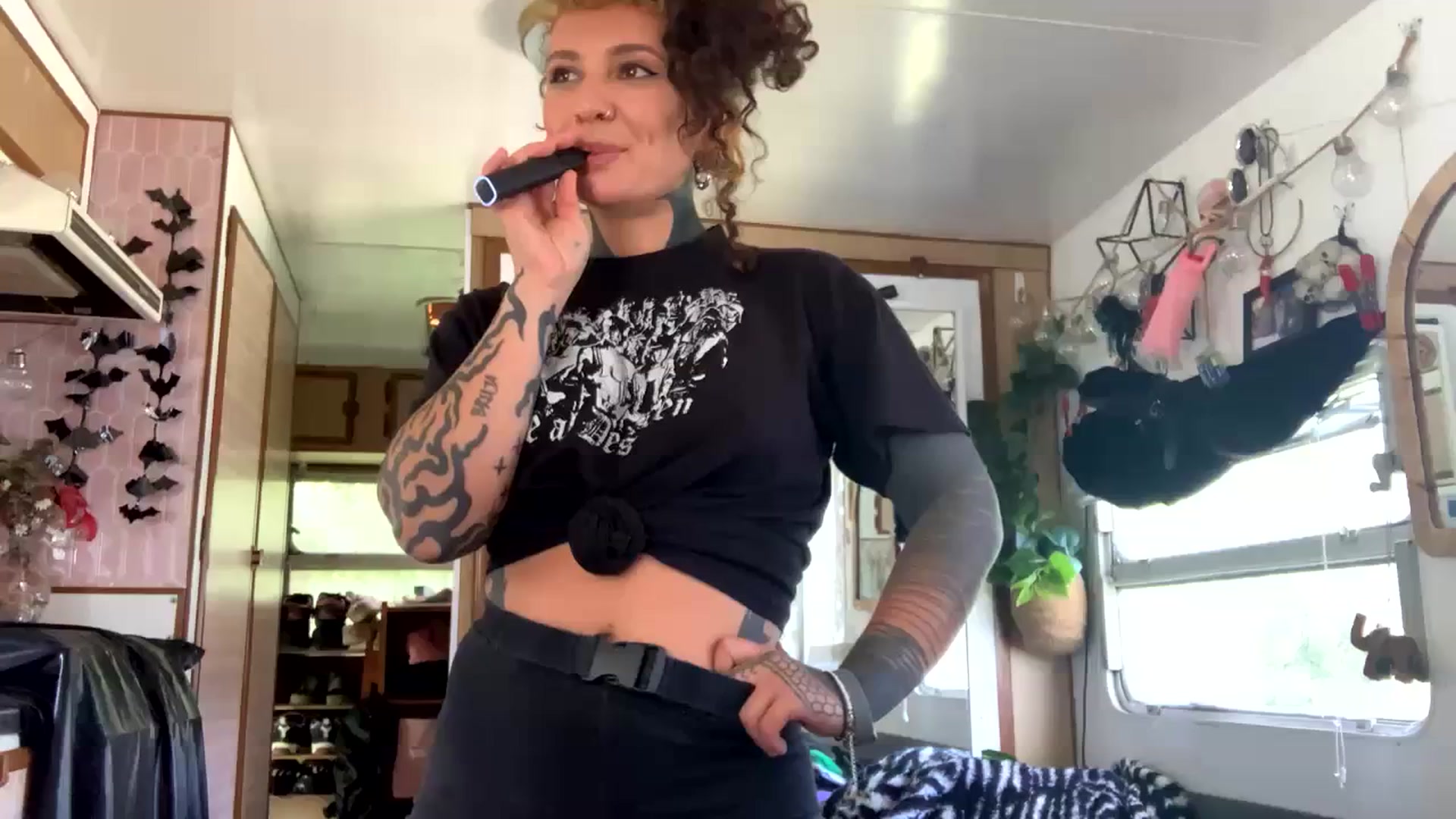 Gallery image thumbnail from Alt_Aussie's myfreecams stream on, 10/25/2023, 03:56 image 17 of 20