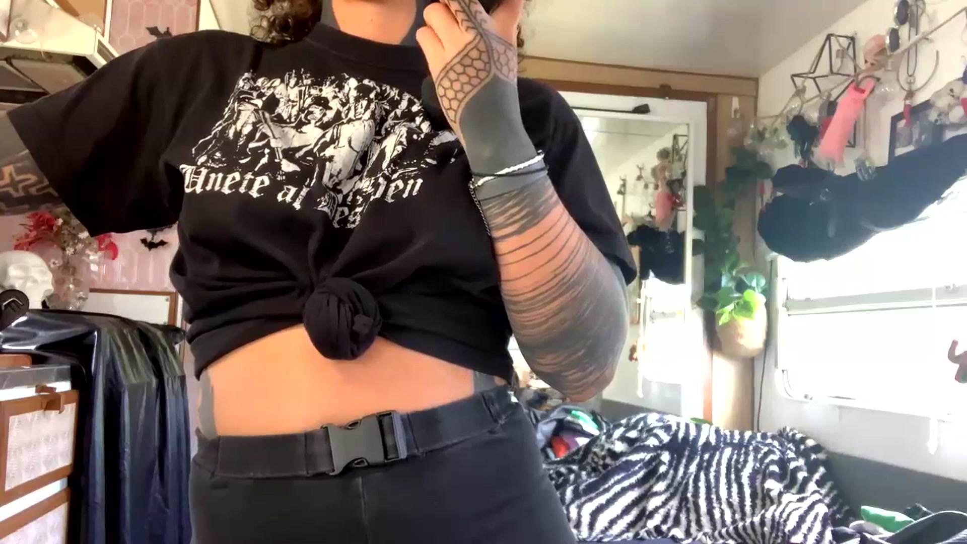 Gallery image thumbnail from Alt_Aussie's myfreecams stream on, 10/25/2023, 03:56 image 15 of 20