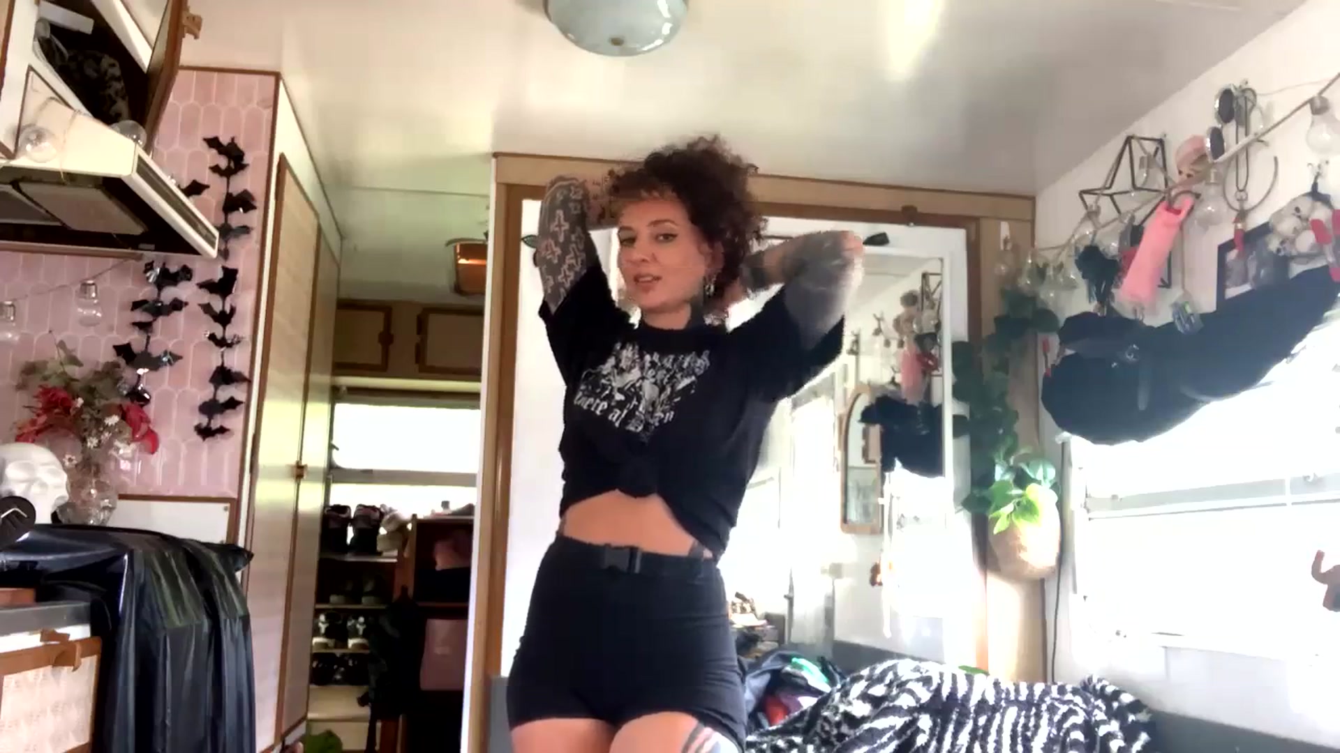 Gallery image thumbnail from Alt_Aussie's myfreecams stream on, 10/25/2023, 03:56 image 9 of 20
