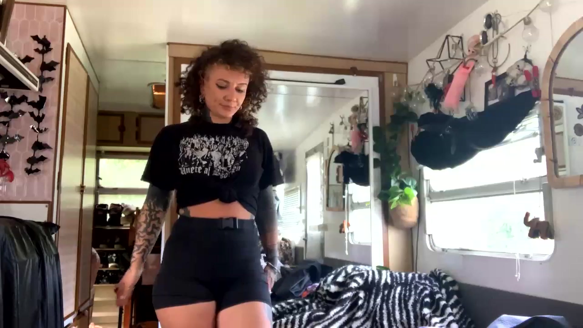 Gallery image thumbnail from Alt_Aussie's myfreecams stream on, 10/25/2023, 03:56 image 3 of 20