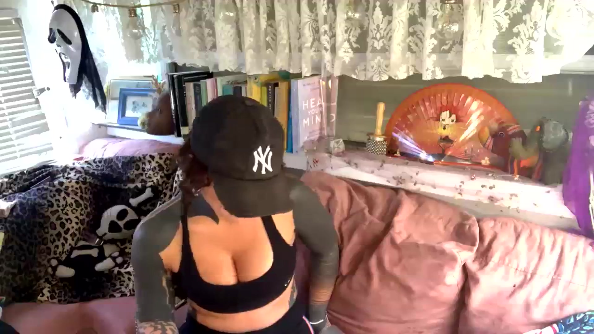 Gallery image thumbnail from Alt_Aussie's myfreecams stream on, 10/27/2023, 04:06 image 19 of 20