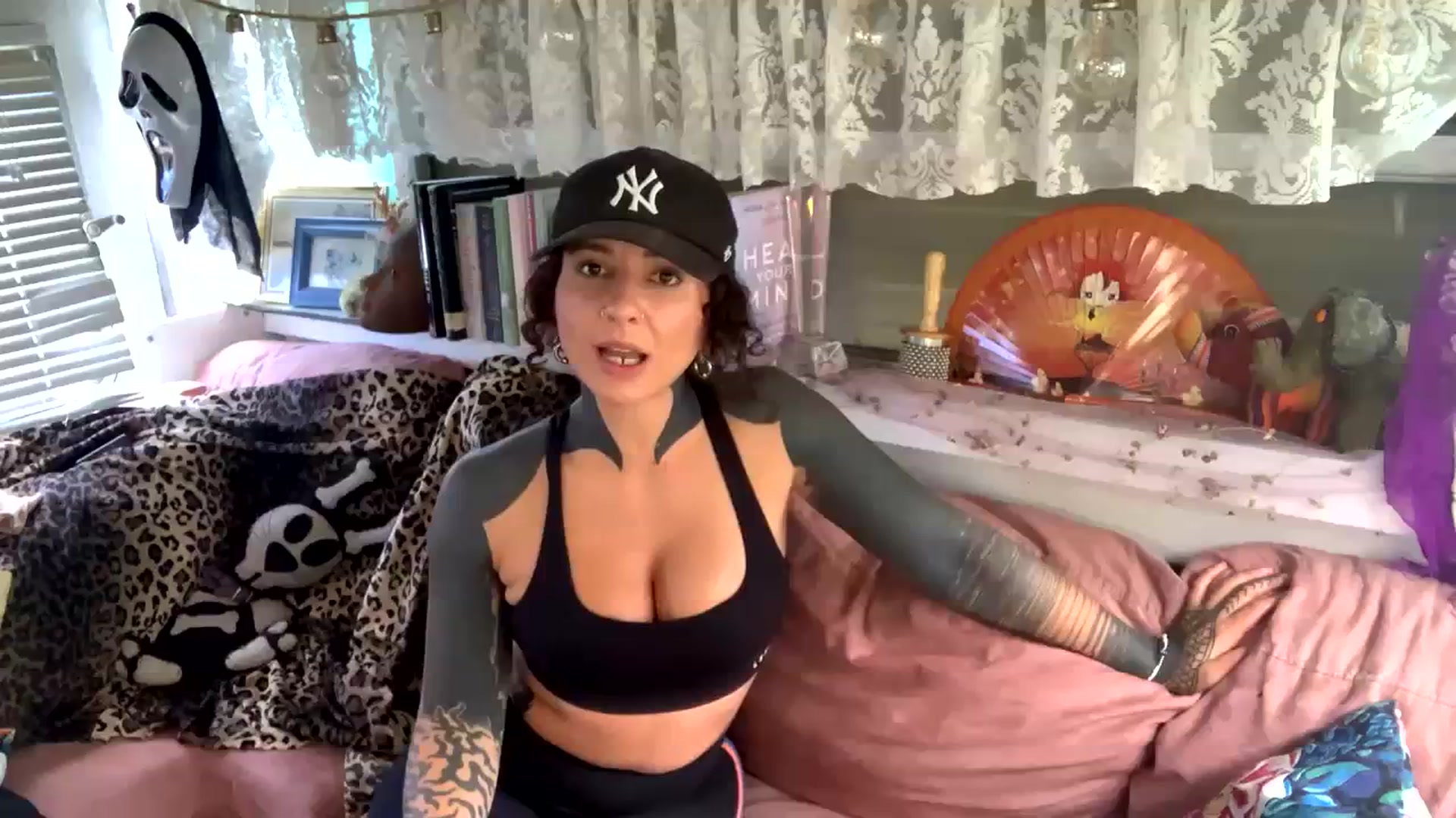 Gallery image thumbnail from Alt_Aussie's myfreecams stream on, 10/27/2023, 04:06 image 12 of 20