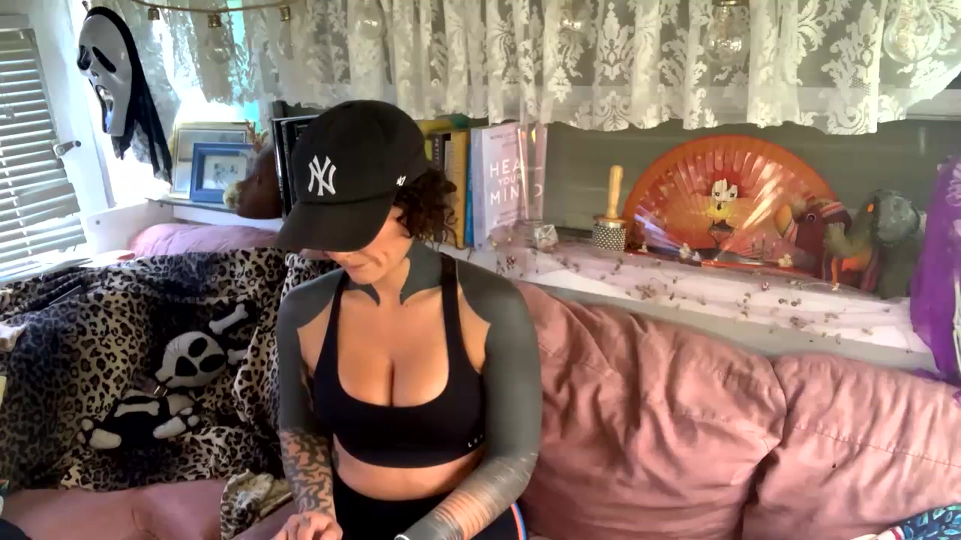 Gallery image thumbnail from Alt_Aussie's myfreecams stream on, 10/27/2023, 04:06 image 17 of 20