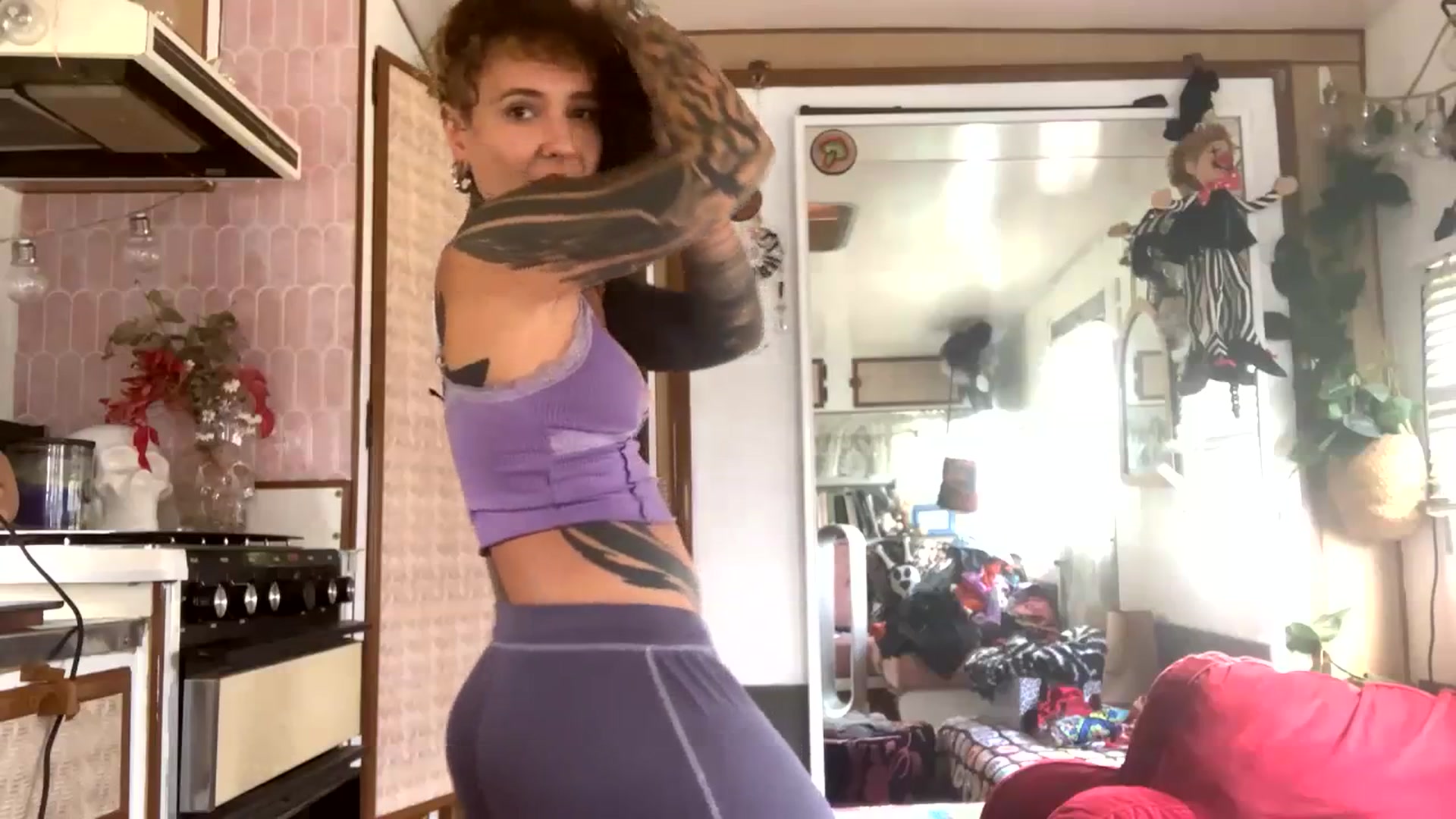 Gallery image thumbnail from Alt_Aussie's myfreecams stream on, 11/08/2023, 05:36 image 4 of 20