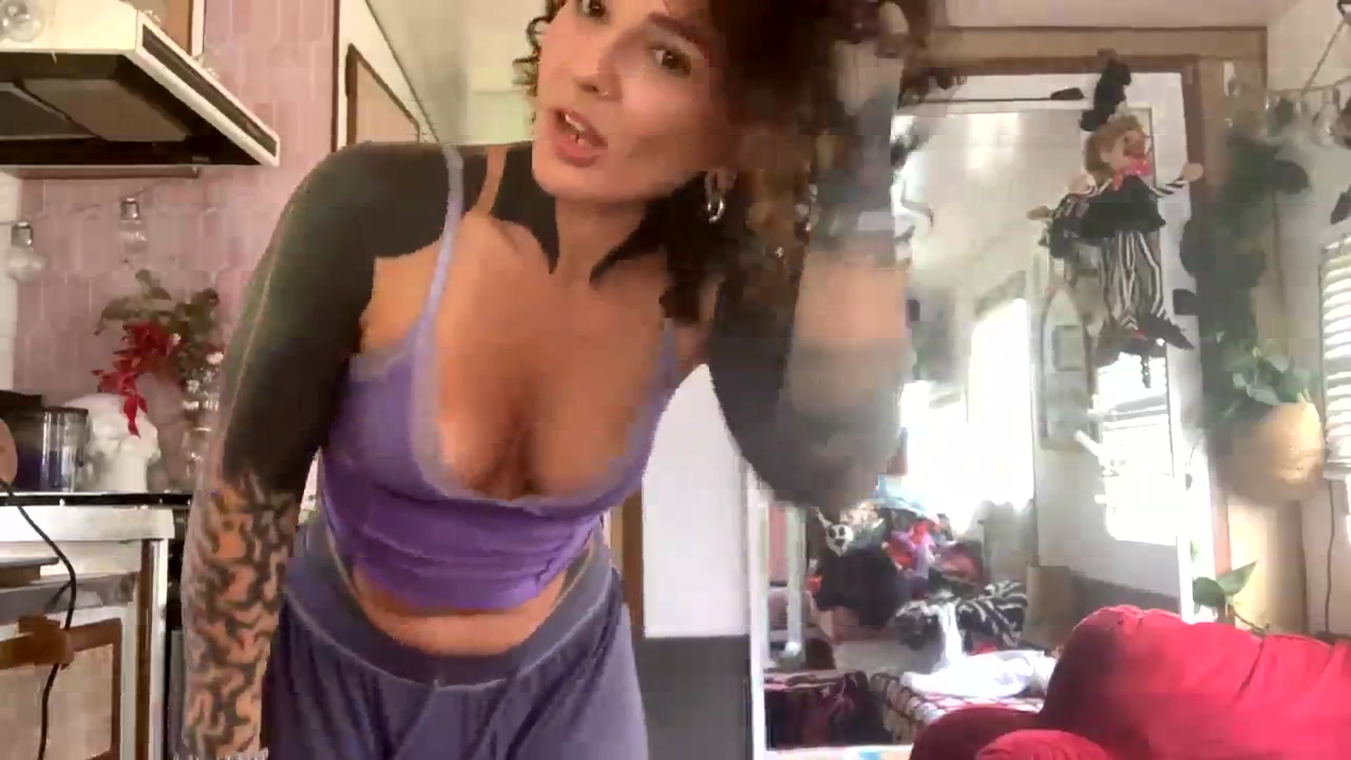 Gallery image thumbnail from Alt_Aussie's myfreecams stream on, 11/08/2023, 05:36 image 6 of 20