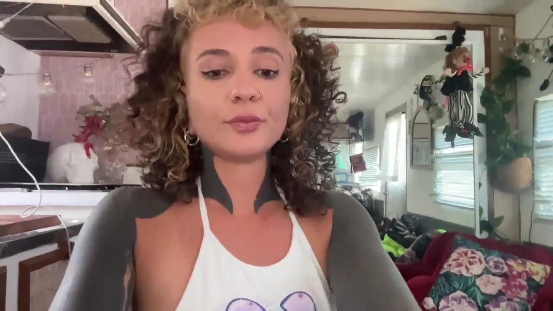 Gallery image thumbnail from Alt_Aussie's myfreecams stream on, 11/16/2023, 02:59 image 2 of 20